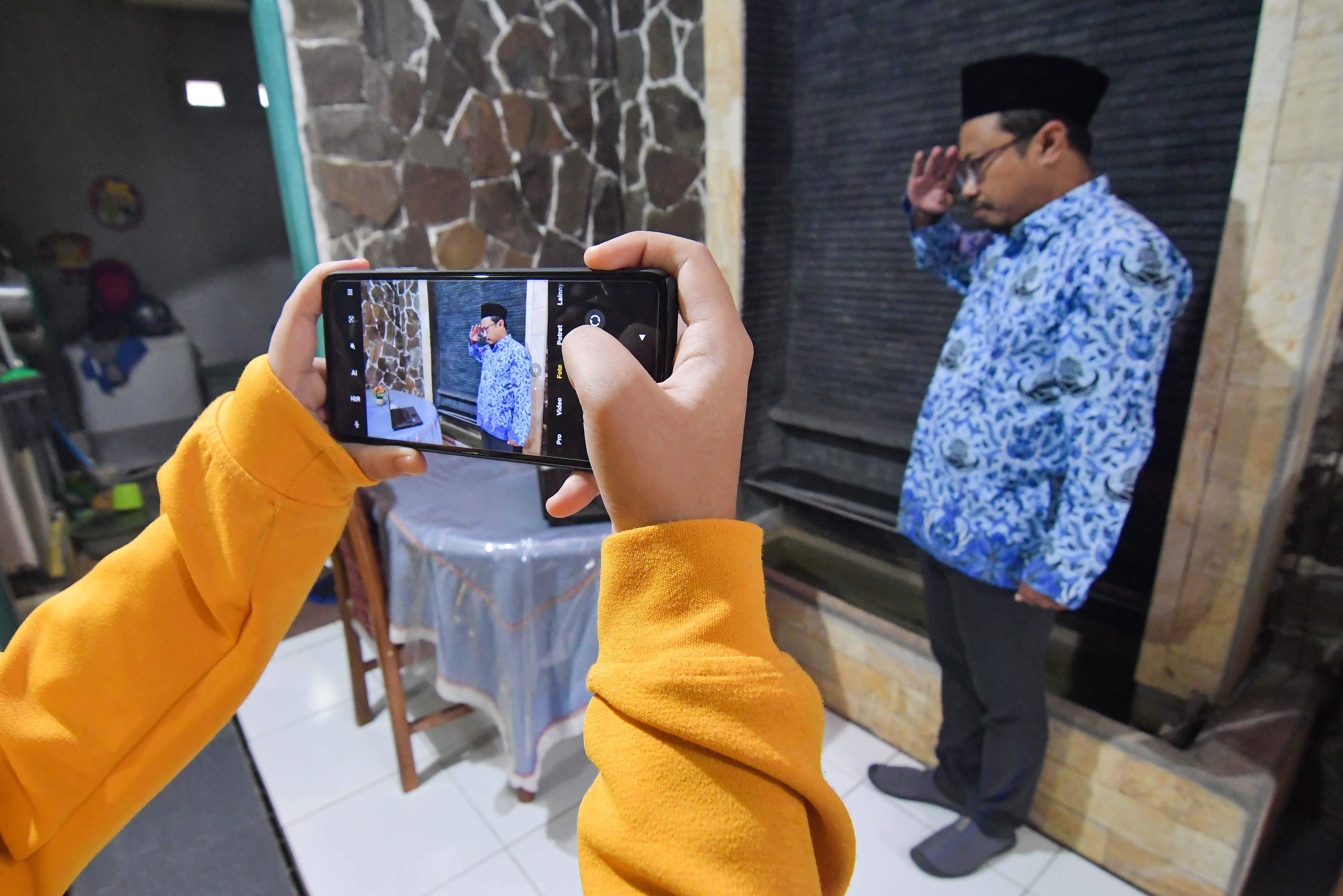 JUARA 2 UTAMA Karya Mohamad Aripin Dengan Judul Upacara Hari Korpri
