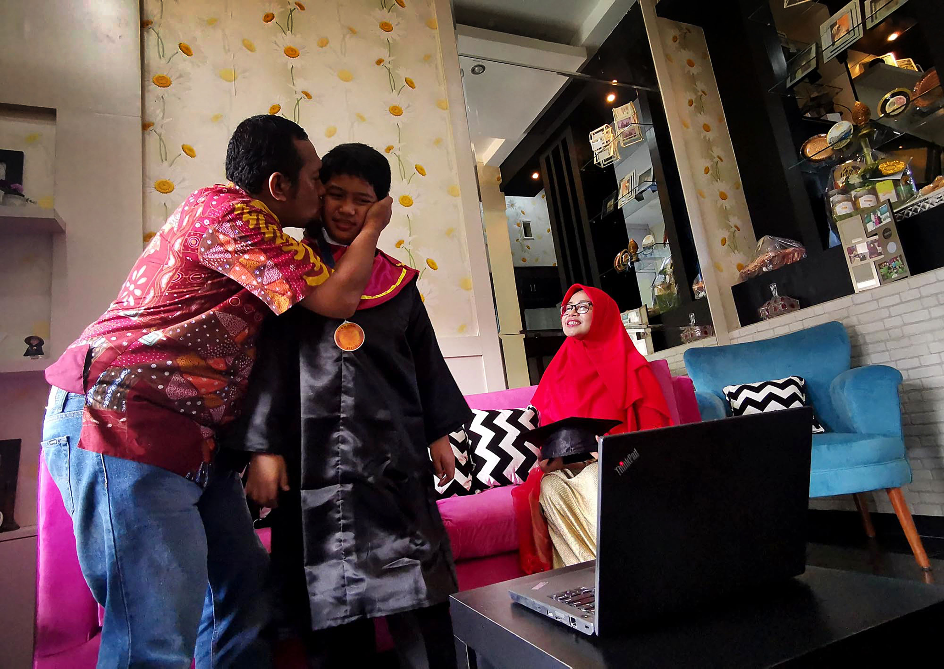 Juara 2 Kategori Milenial Karya Muhammad Abdiwan Dengan Judul Penammatan Online