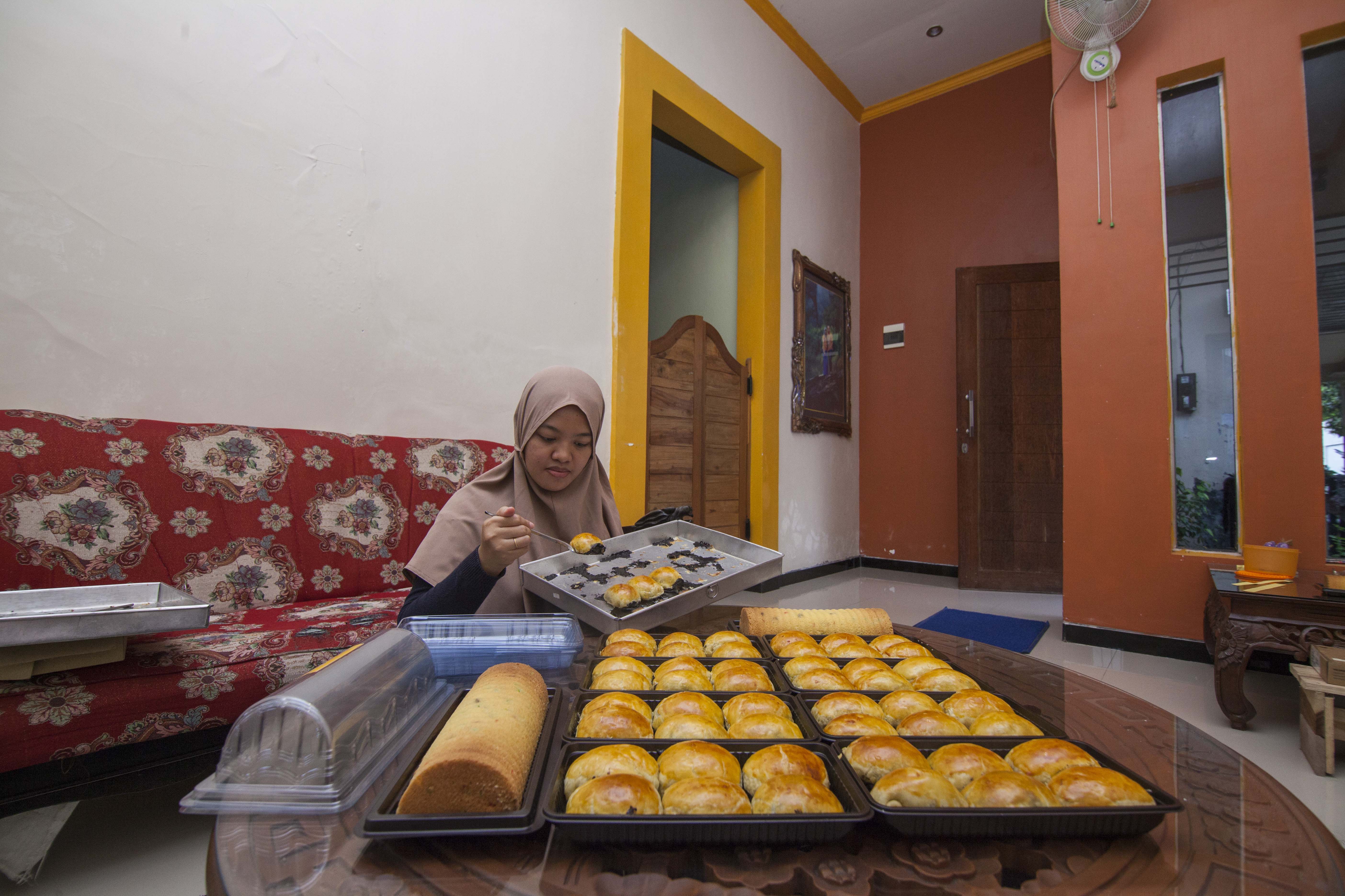 Juara 3 Kategori Now Karya Igam Marenda Sukma Irianto Dengan Judul Kue Dari Rumah