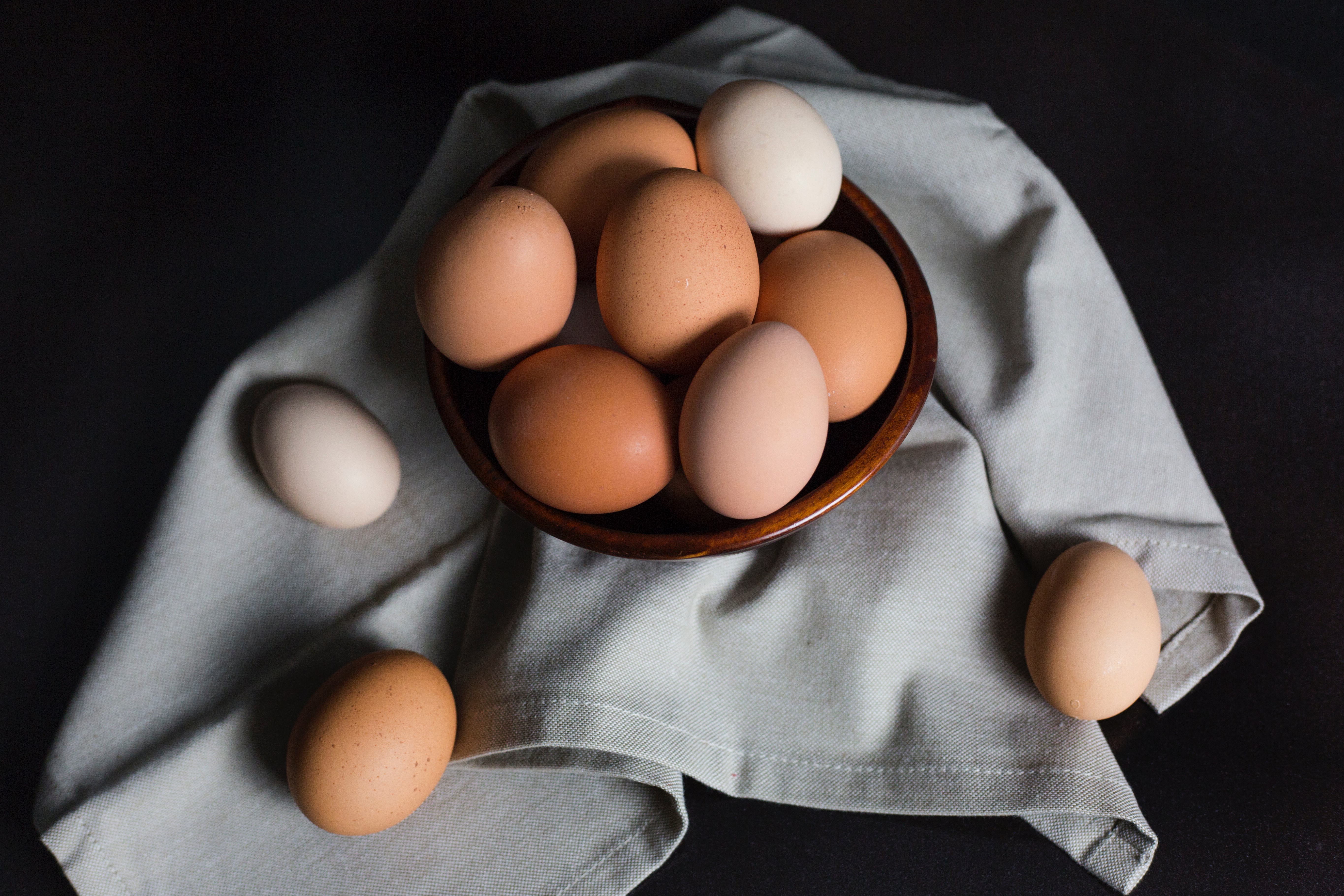 Telur- (Photo by Katherine Chase on Unsplash)