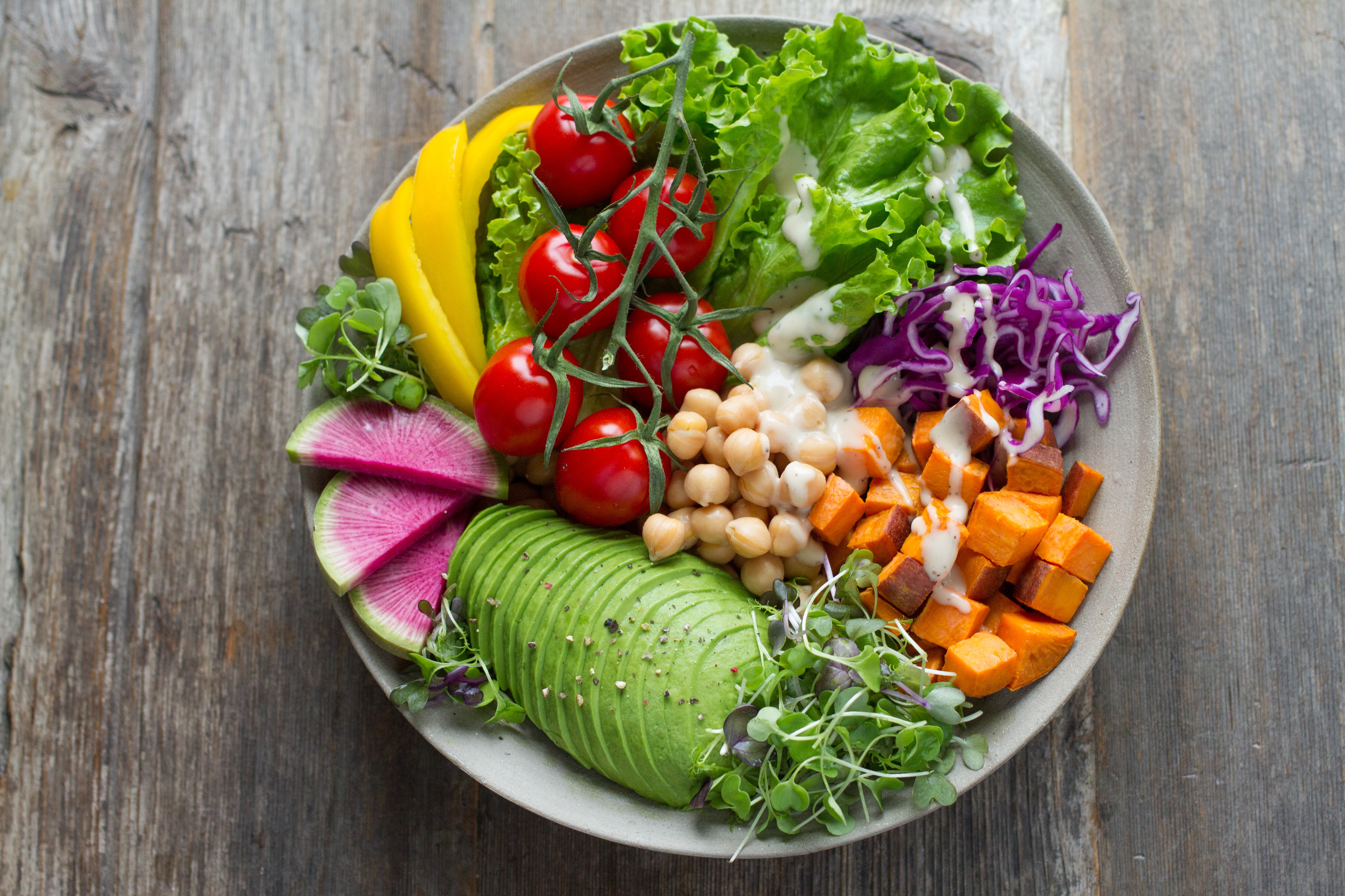 Ilustrasi bahan dalam salad. (Anna Pelzer dari Unsplash)