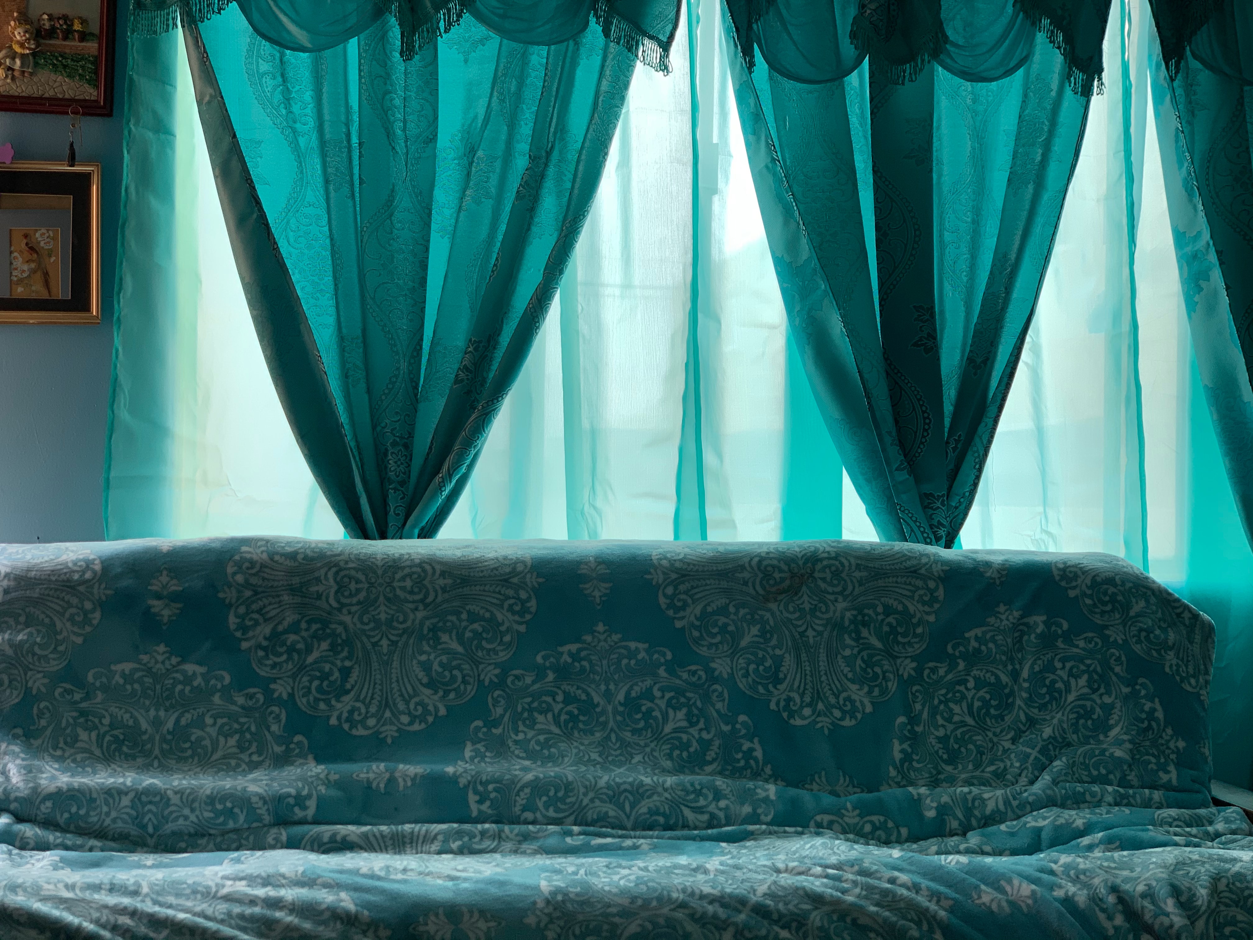 Ilustrasi furnitur di rumah nenek. (Yeyo Salas dari Unsplash)