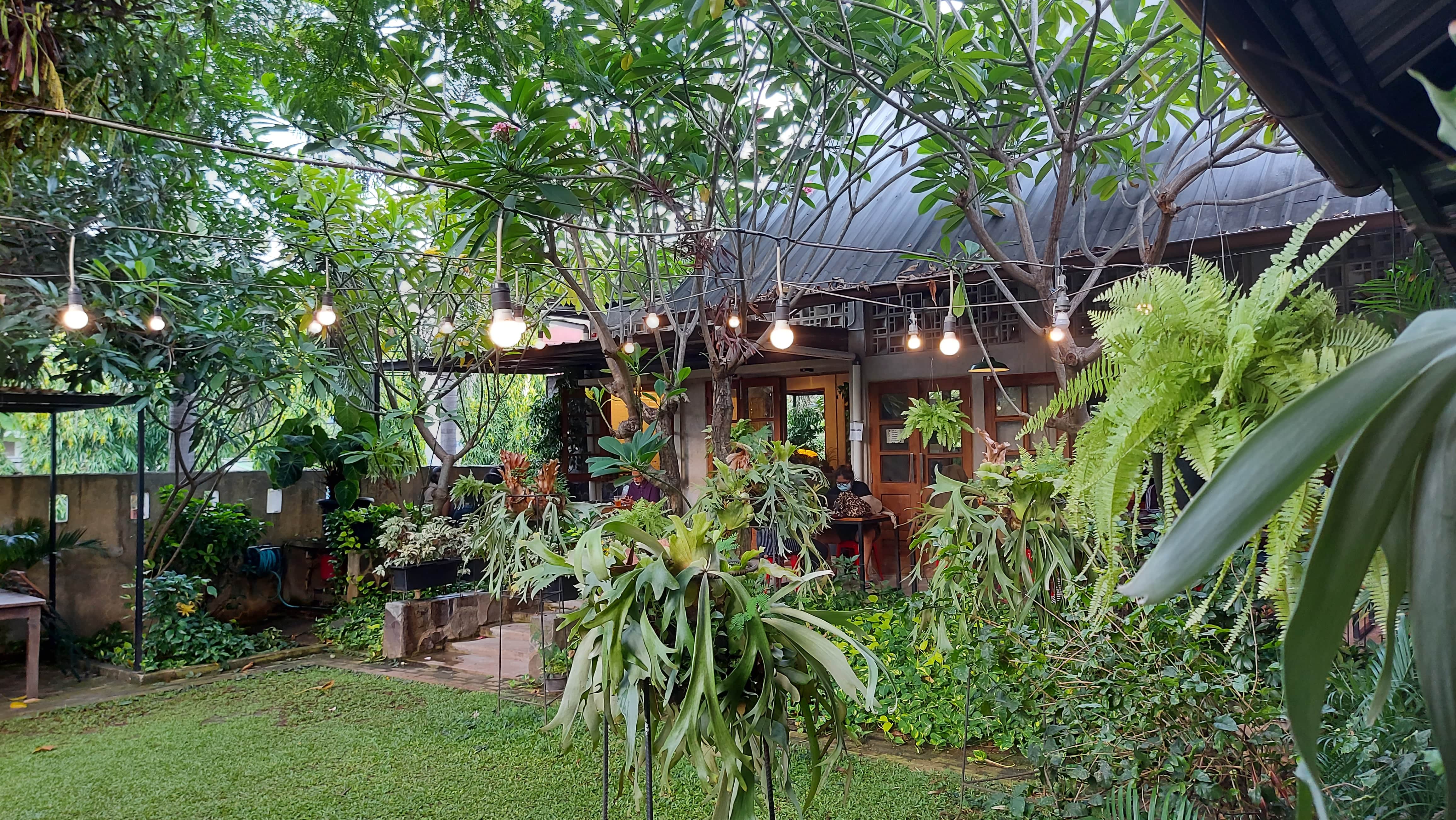 Suasana teduh di resto Roemah Toean (dok: Hypeabis/Rezha Hadyan)