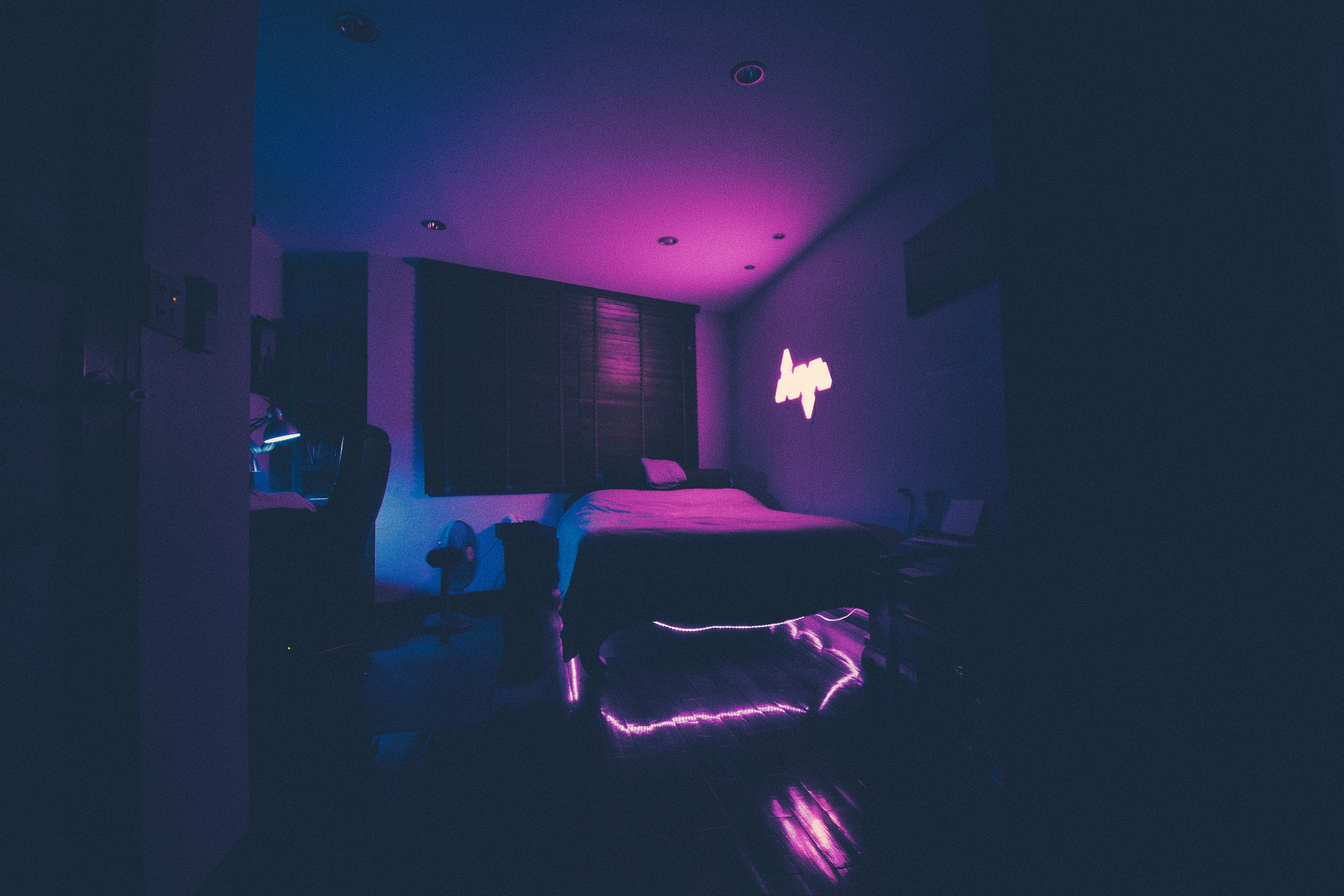 Ilustrasi cahaya pada kamar. (Dok. Joshua Rawson-Harris dari Unsplash)