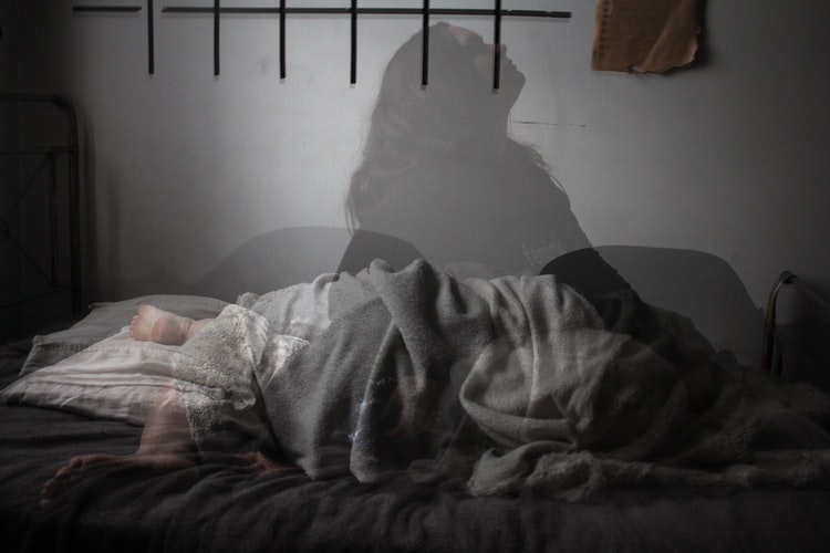 Ilustrasi kesulitan tidur. (Dok. Megan te Boekhorst dari Unsplash)