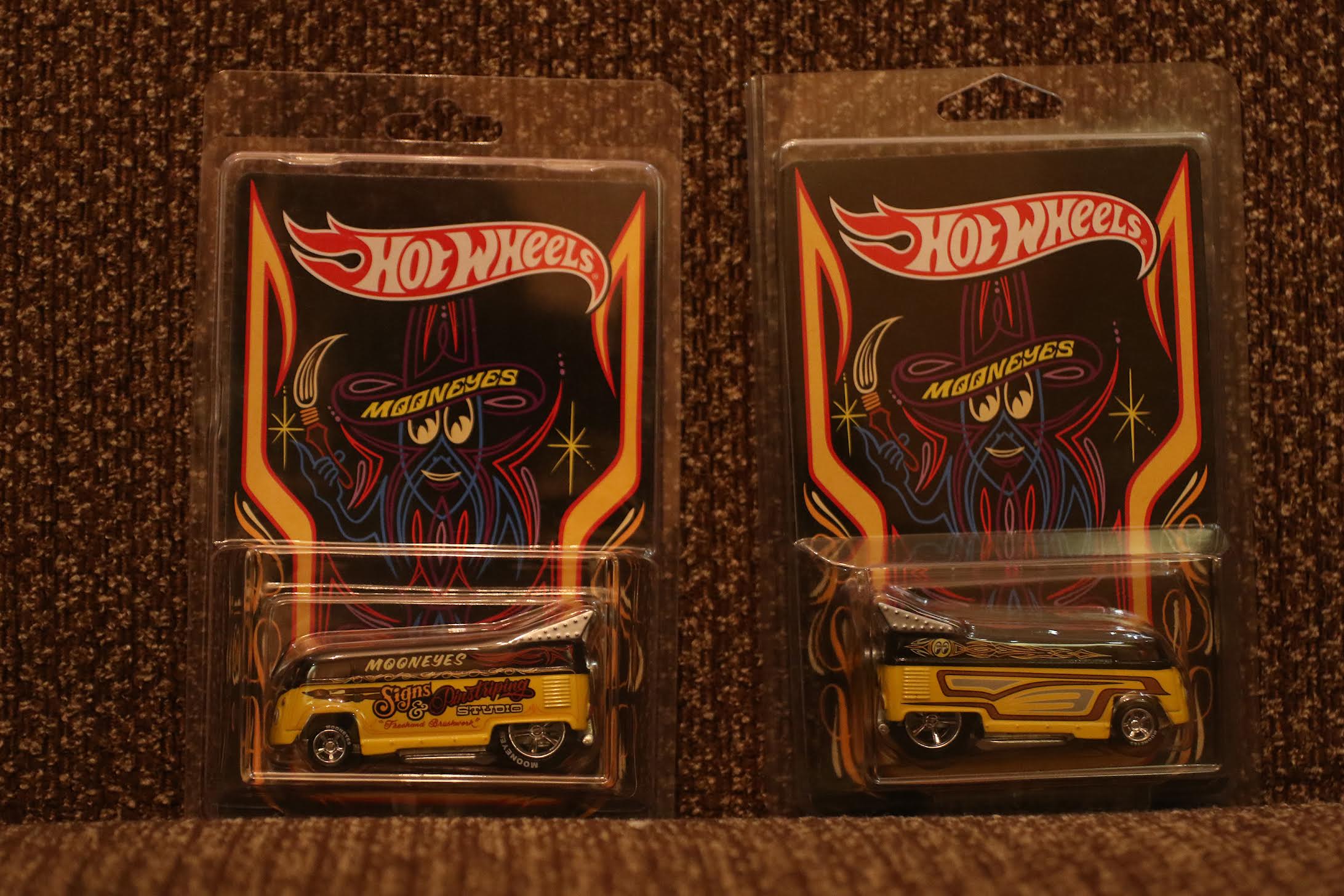 Hot Wheels Drag Bus Mooneyes