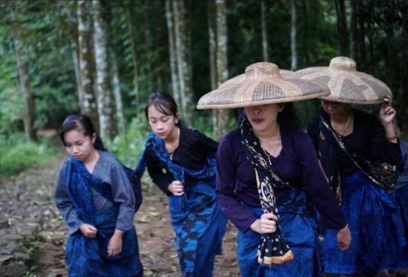 Baju Suku Baduy untuk Perempuan (Dok. Budayanesia)