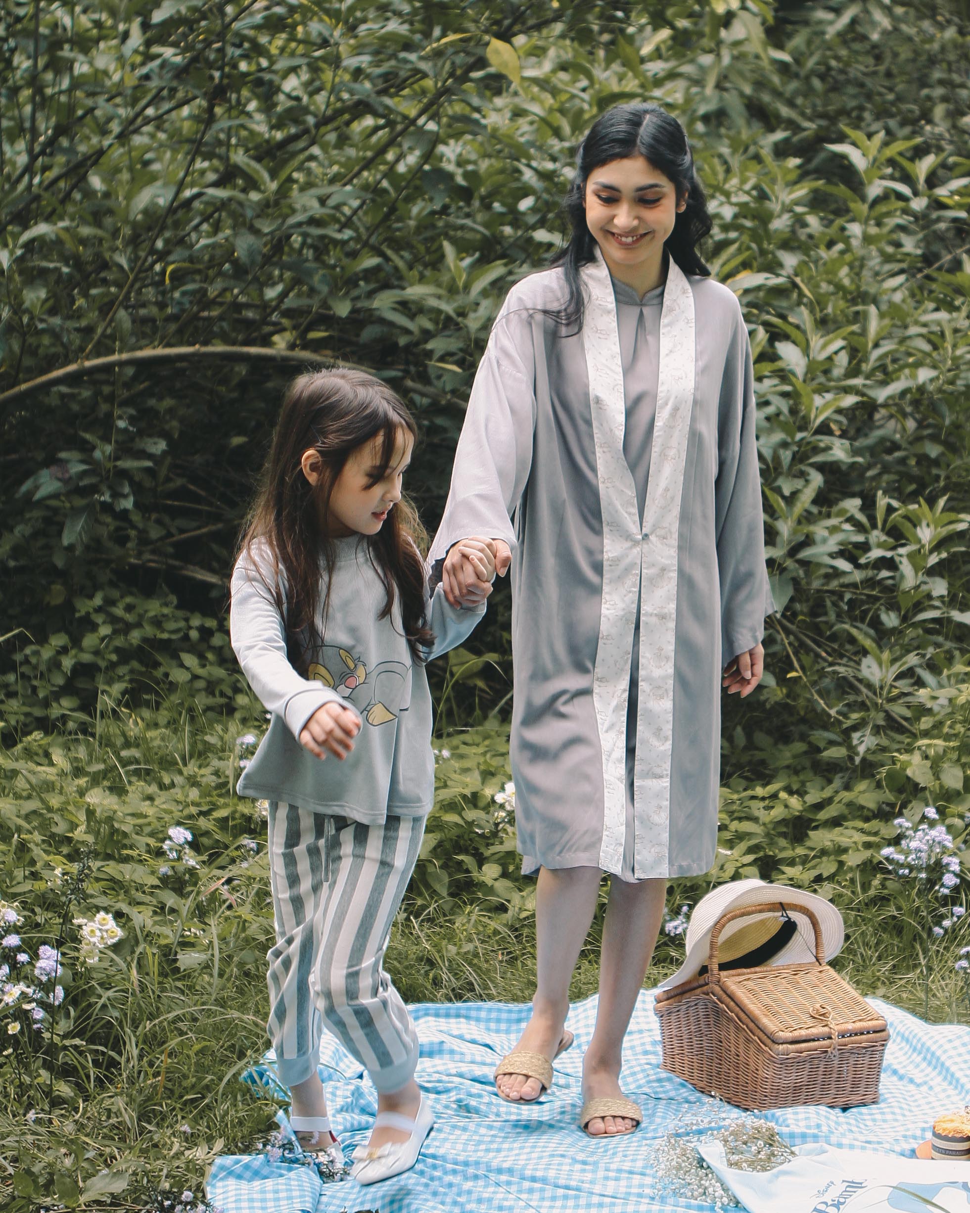 Monomom mengeluarkan koleksi multifunction loungewear Bambi untuk Ibu dan Anak. (Dok. Hypefast)