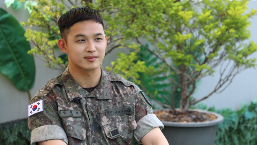Hyunsik BTOB. (Dok. Twitter resmi Administrasi Tenaga Kerja Militer Korea Selatan @mma9090)