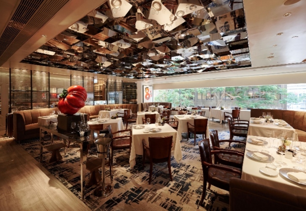 8 ½ Otto e Mezzo BOMBANA (dok. Discover Hong Kong)