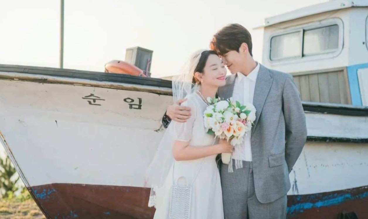 Cuplikan serial Hometown Cha Cha Cha (Dok. tvN)