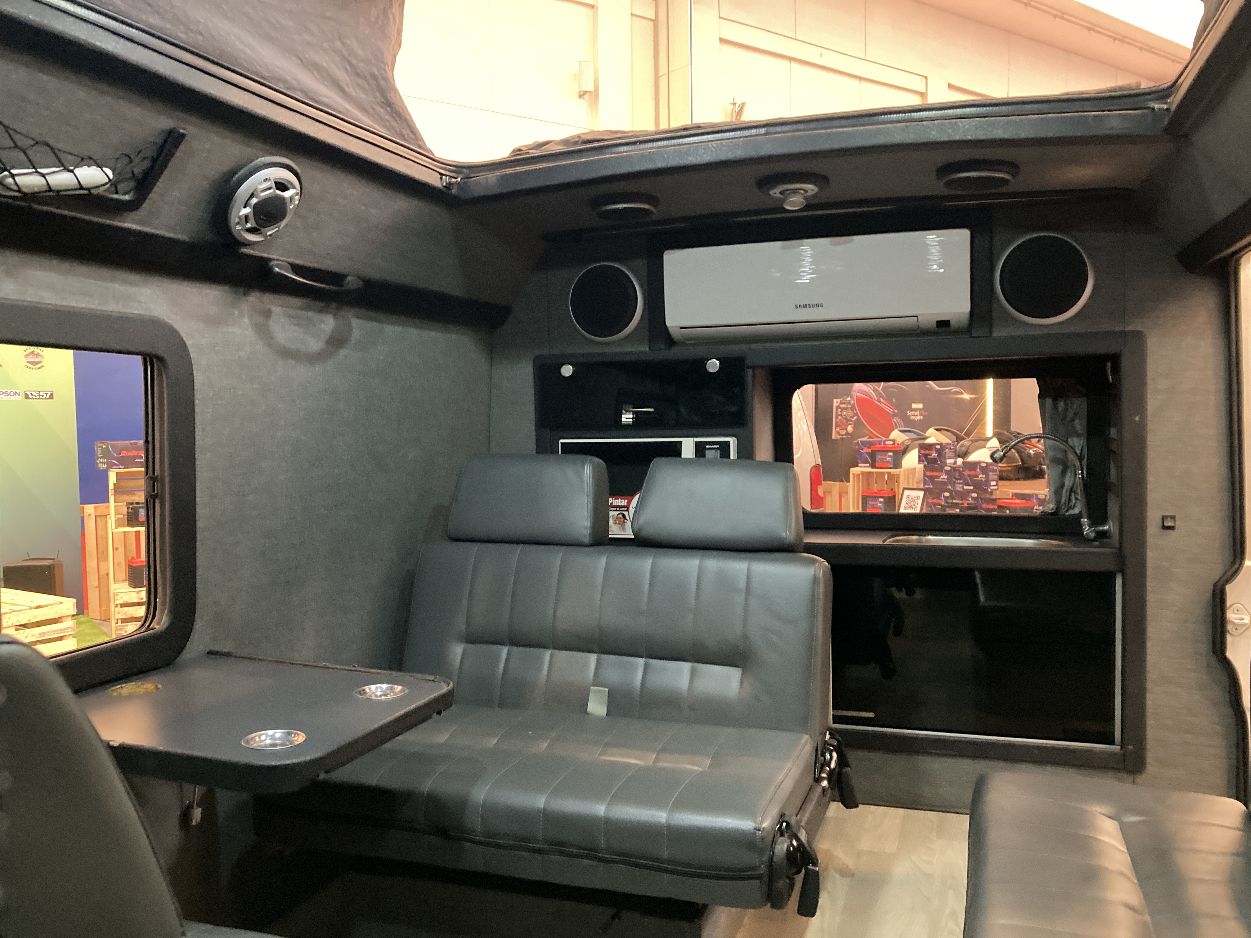 Suasana di dalam campervan milik Jakarta Campervan (dok: Hypeabis/Rezha Hadyan)