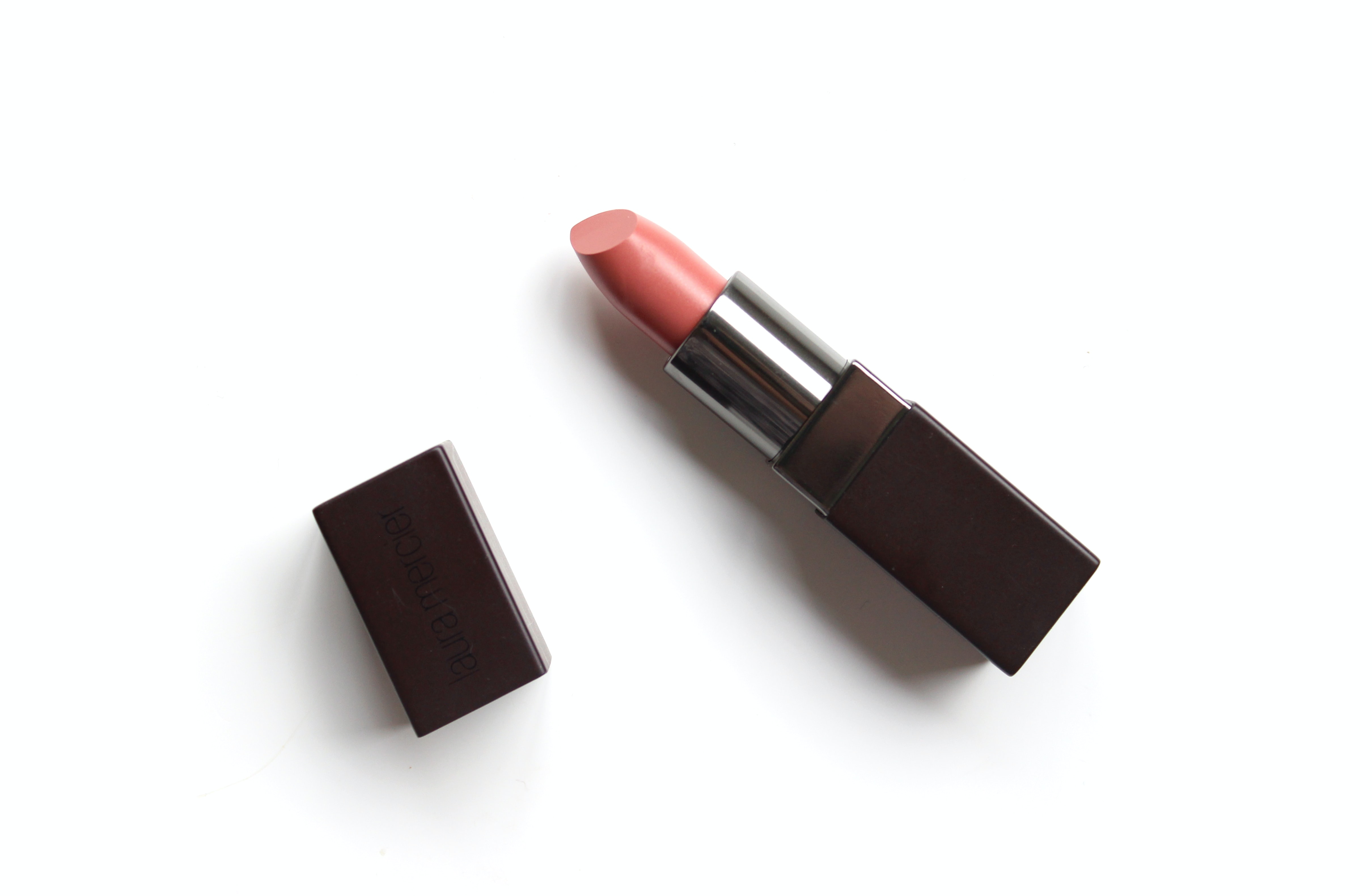 Ilustrasi lipstik (Dok. Evangeline Sarney/Unsplash)