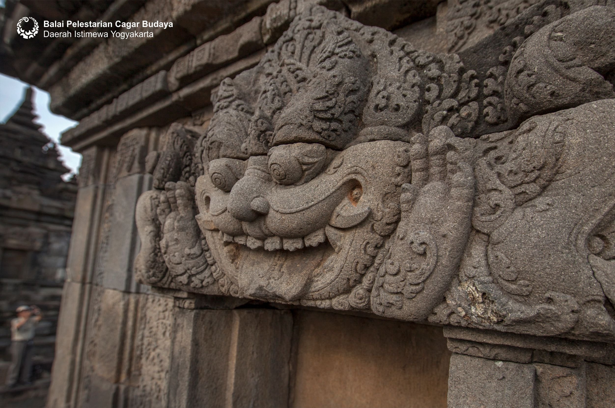 Barong, hiasan candi