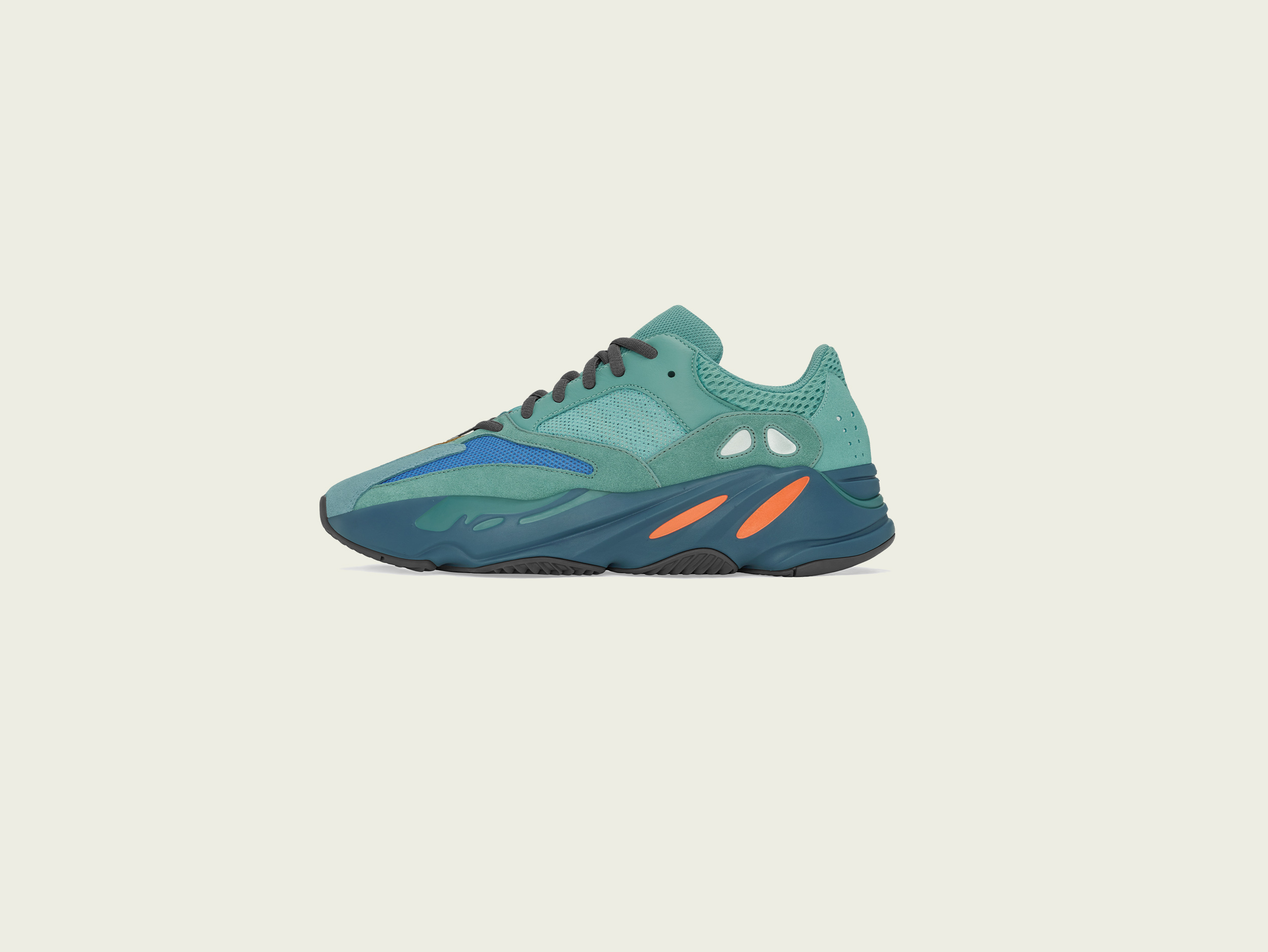 YEEZY BOOST 700 Fade Azure (Dok. Adidas)
