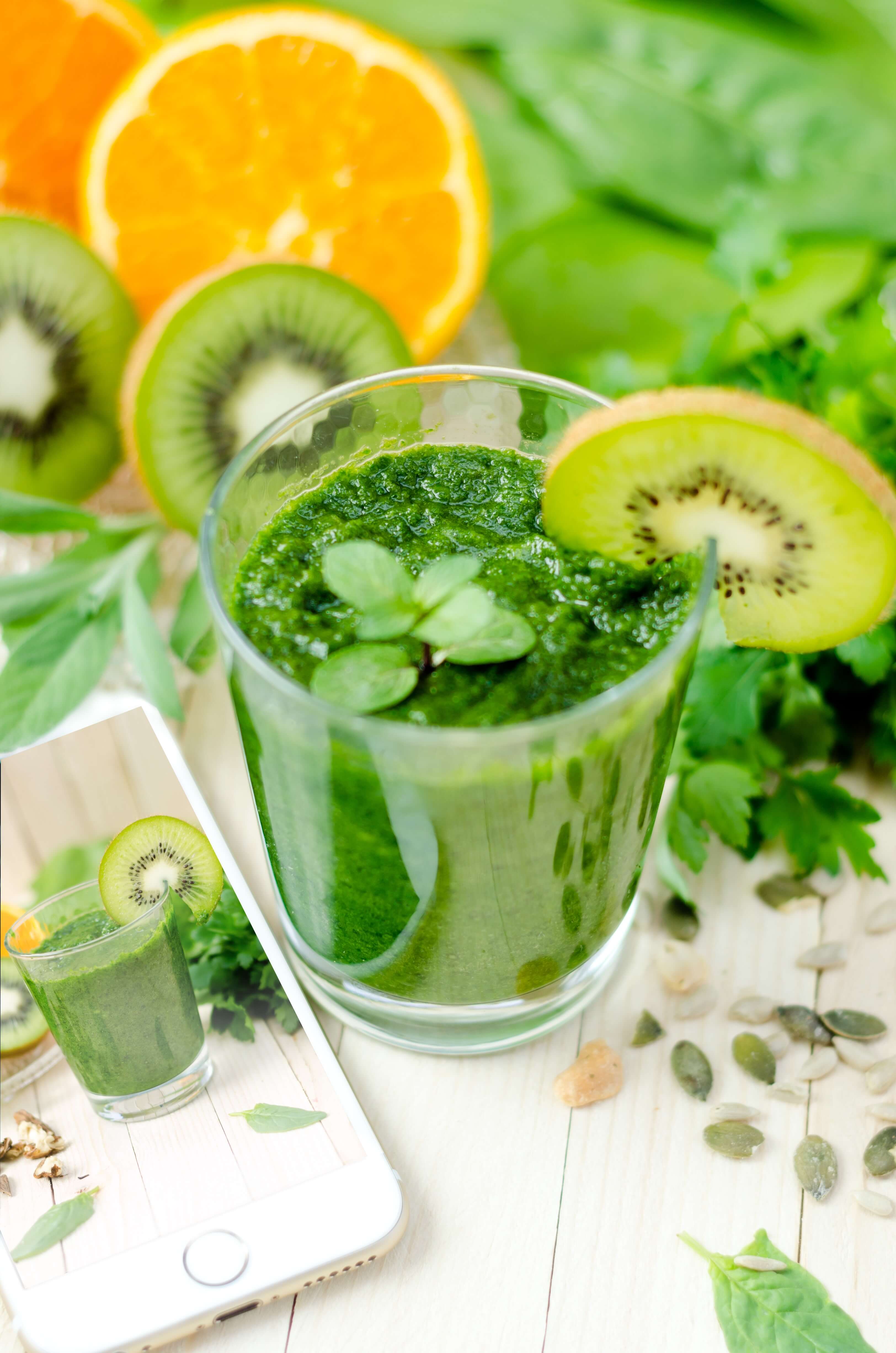 Smoothie enak (Sumber gambar: Alexander Mils/ Unsplash)