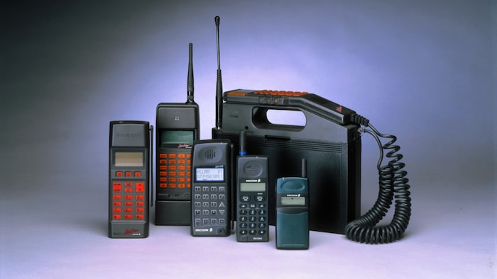 Ilustrasi ponsel 1 G (Sumber gambar: Ericsson)