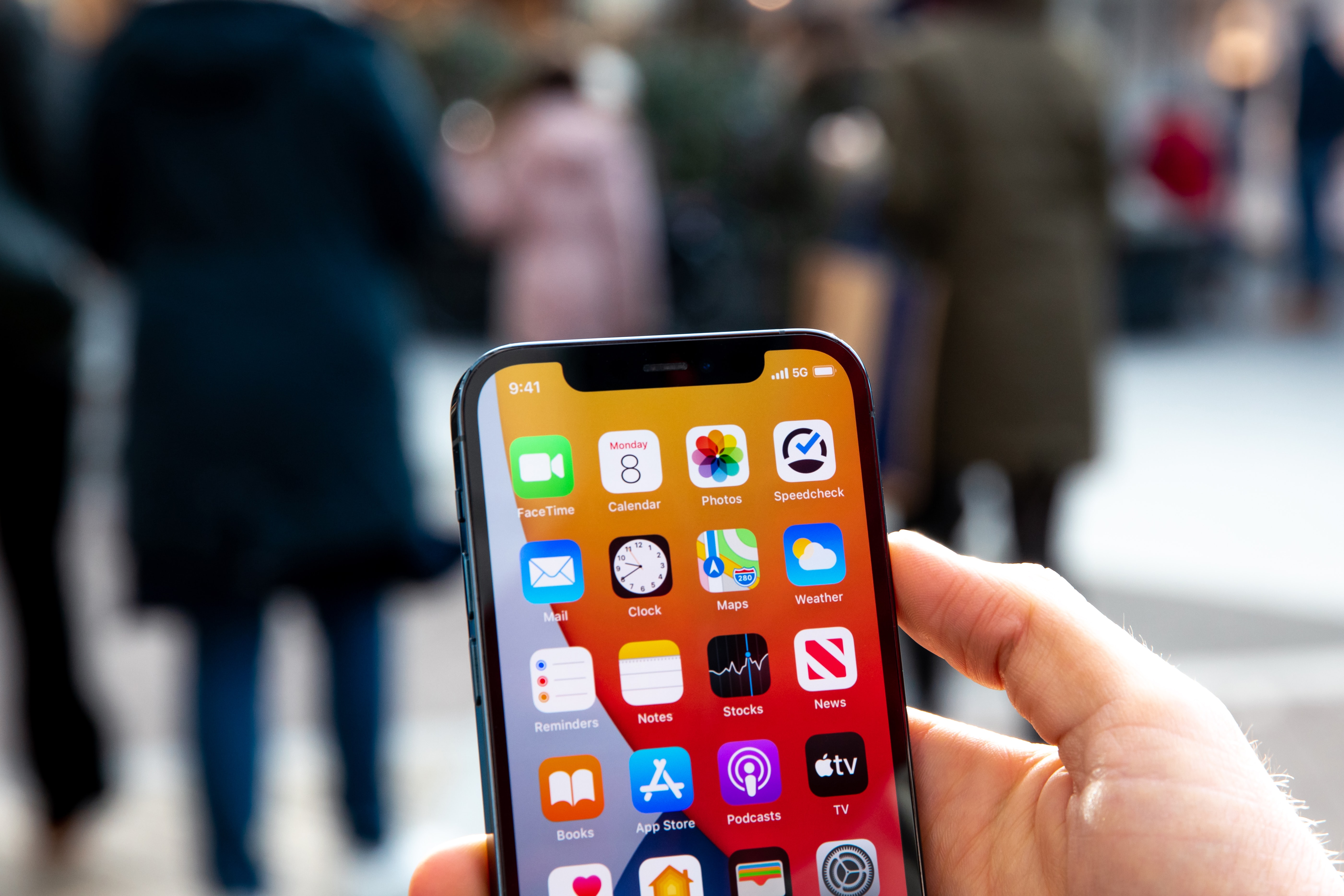 Ilustrasi 5G (Unsplash/Frderik Lipfert)
