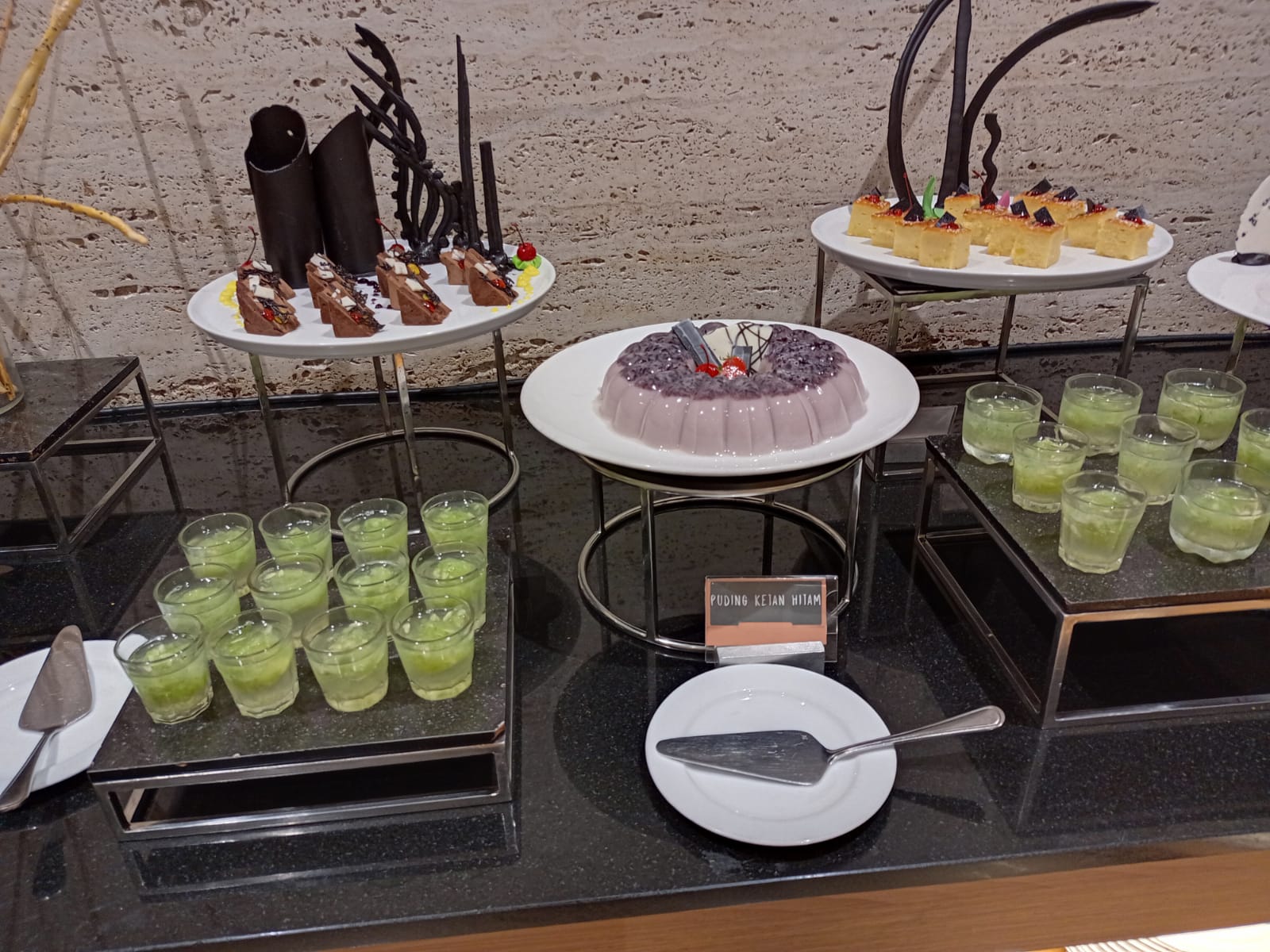 Aneka kue tradisional (Sumber gambar: Indyah Sutriningrum)