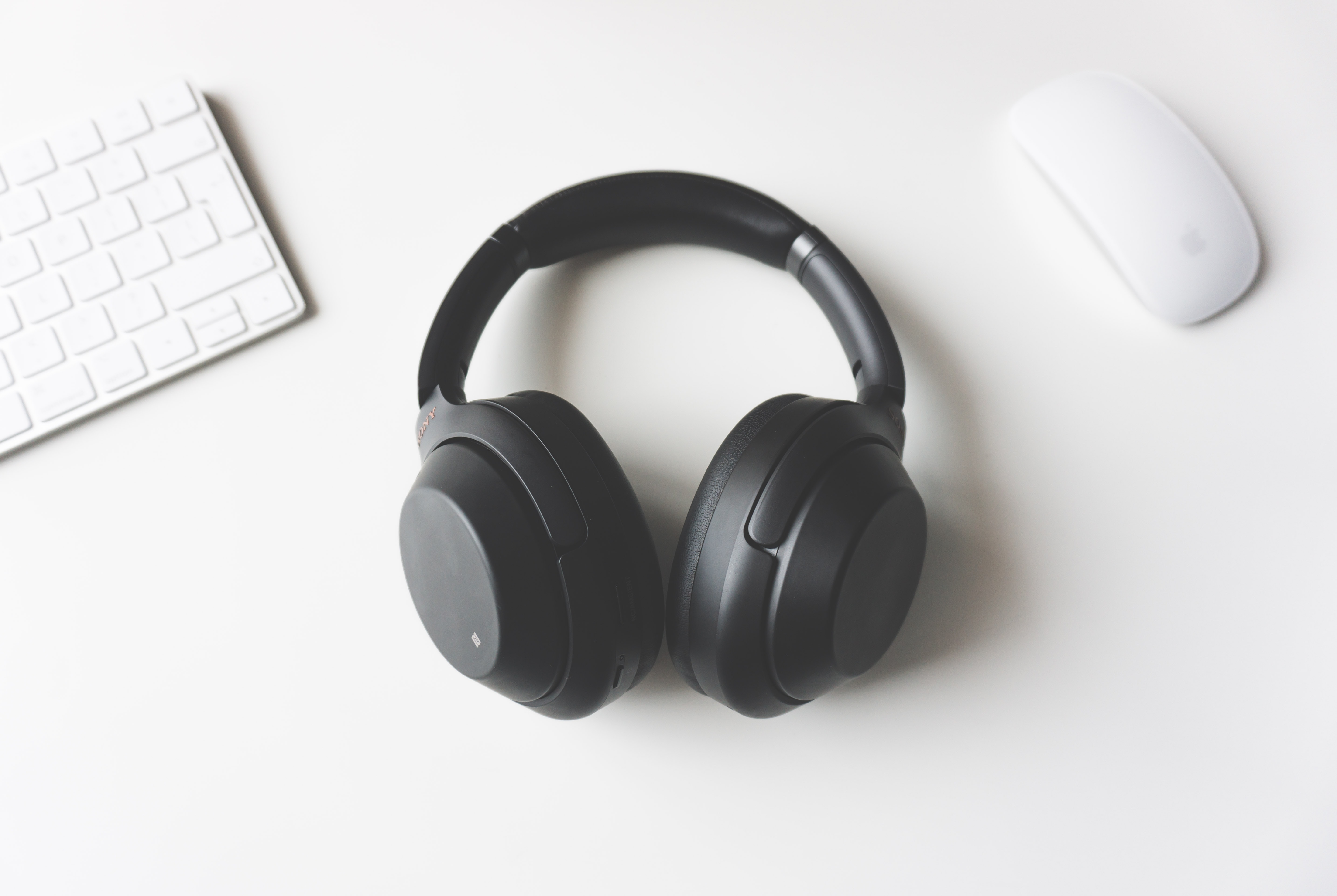 Headphone (Sumber gambar: Unsplash/Tomasz Gawlowski