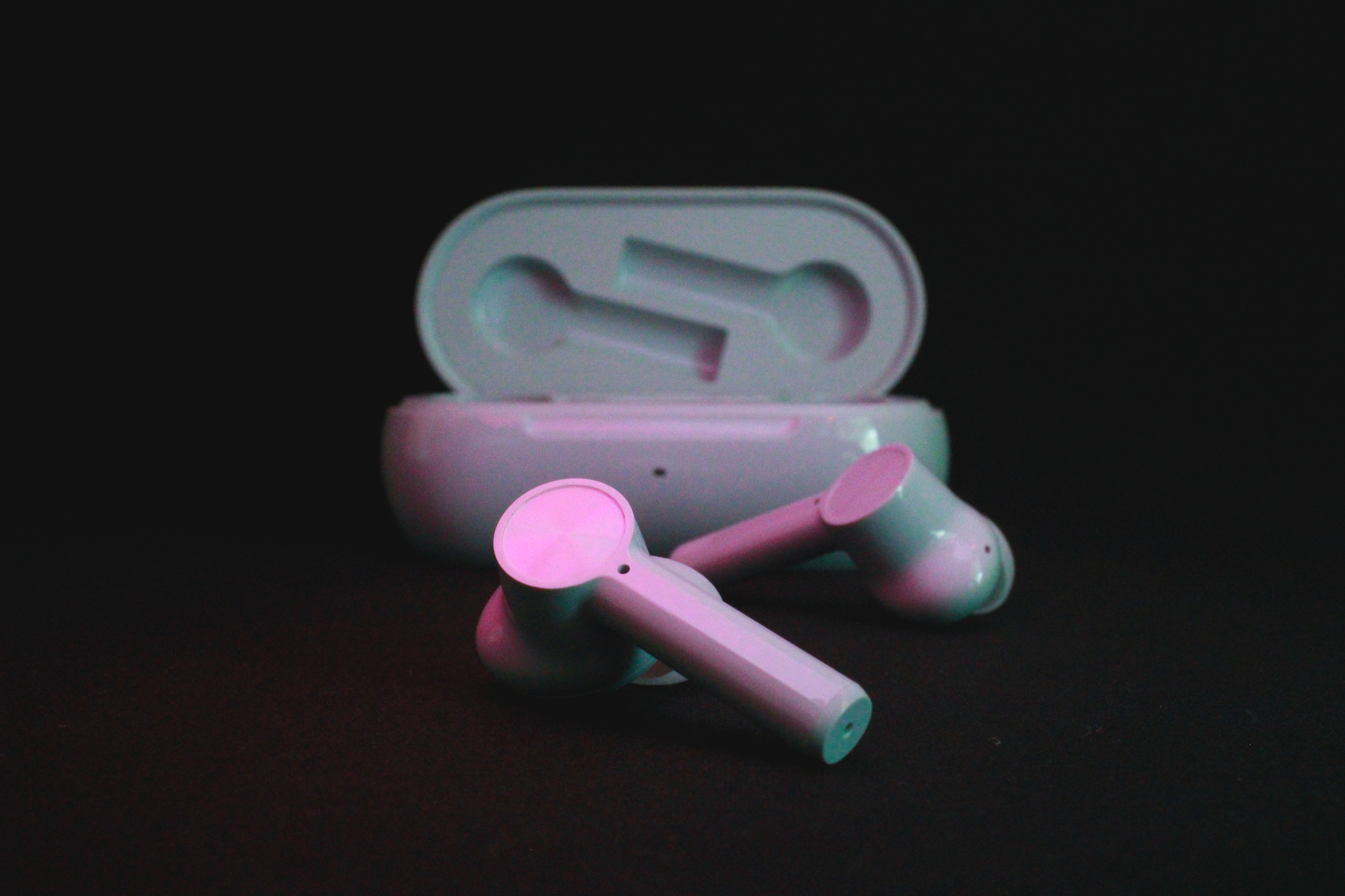 Earbuds (Sumber gambar: Unsplash/Vinit)