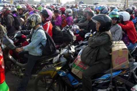 Ilustrasi mudik menggunakan sepeda motor/Bisnis