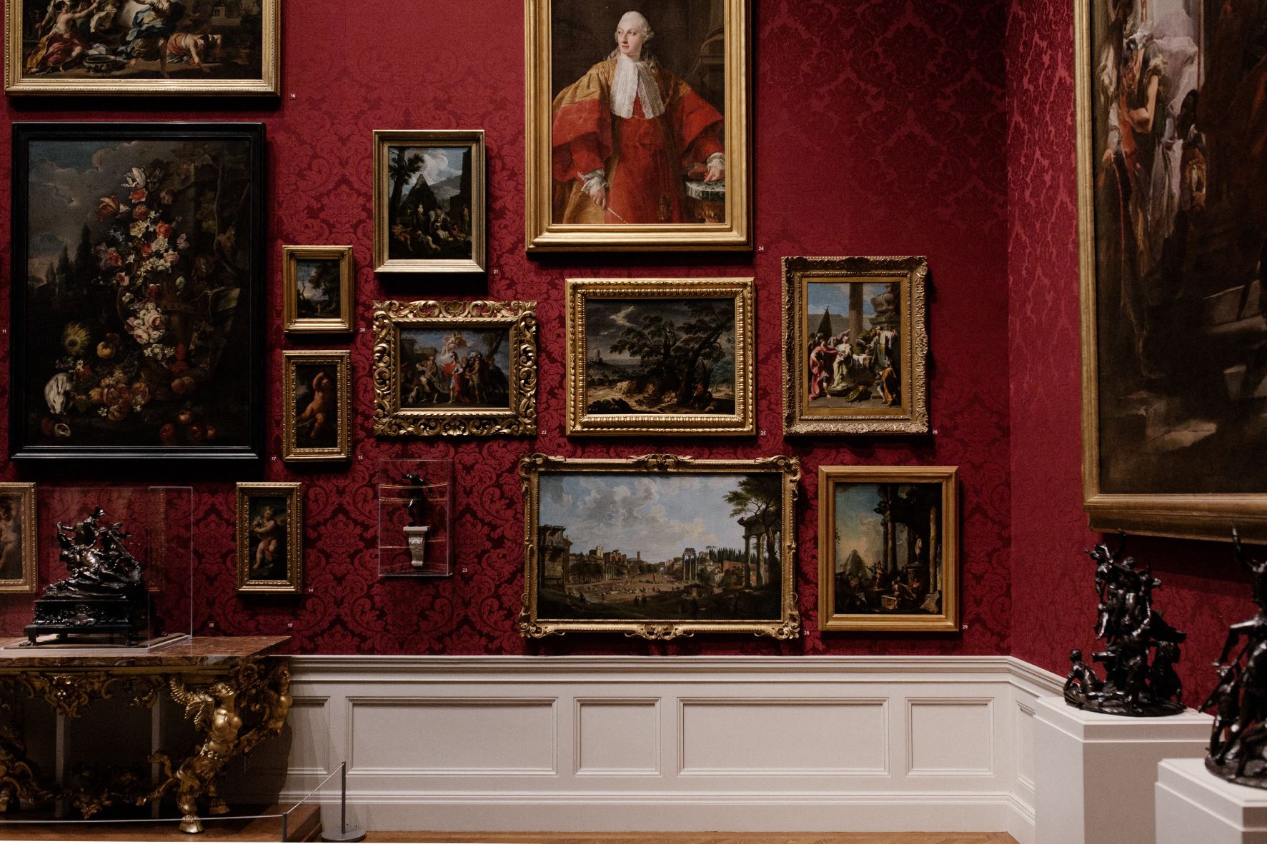 Ilustrasi koleksi lukisan museum. (Sumber gambar: Pexels/Andrew Neel)