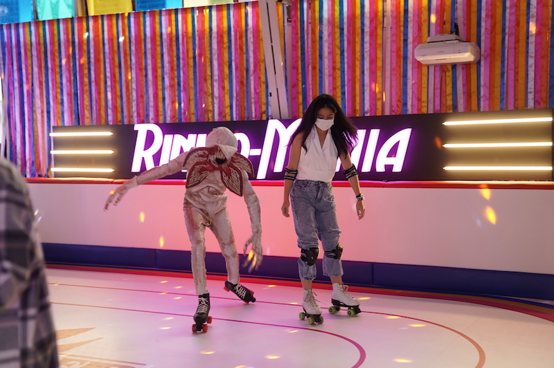 Instalasi Rink-O-Mania dalam Stranger Things - Upside Down Experience. (Sumber foto: Netflix)