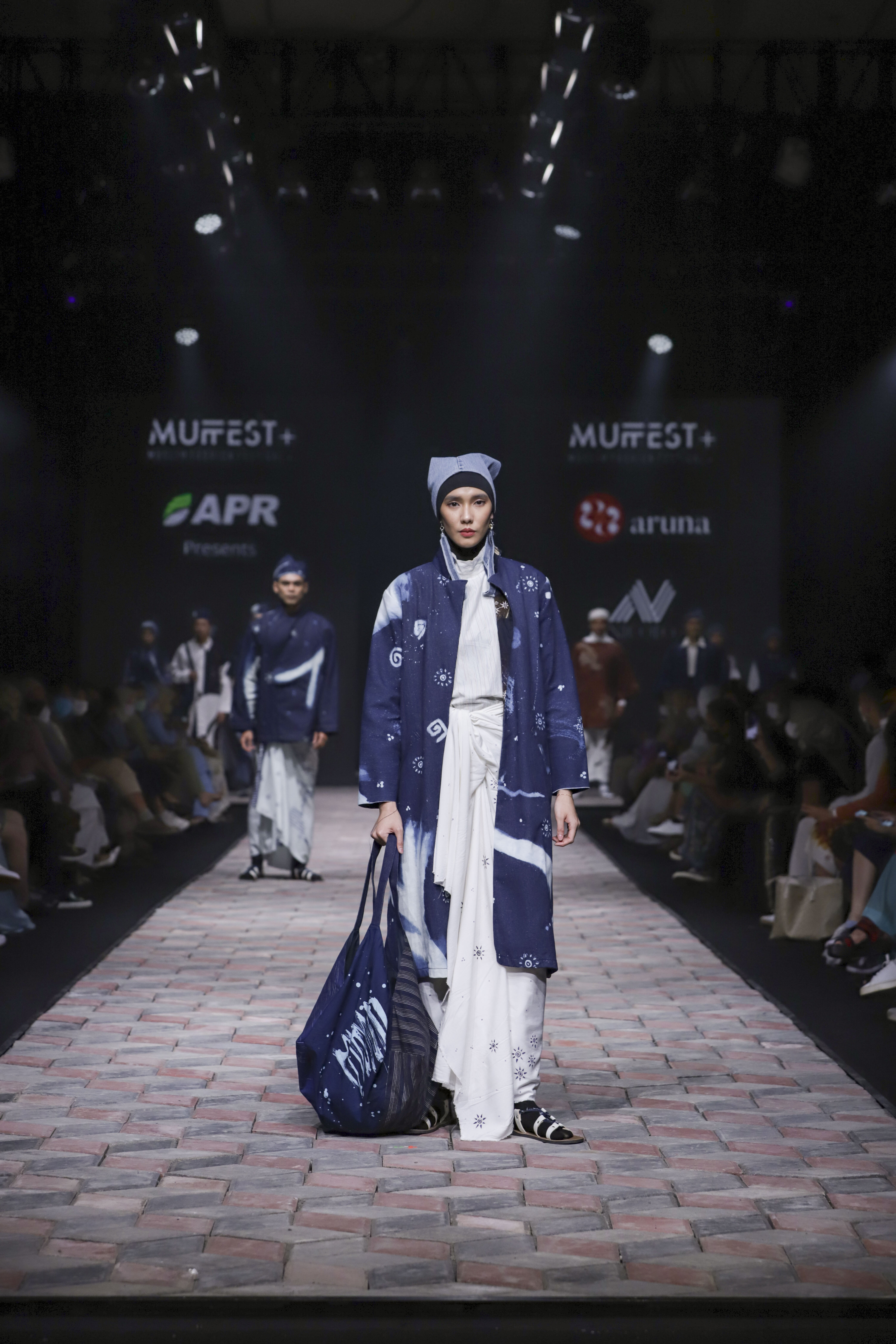 Ilustrasi layering pakaian dalam koleksi Aruna Creative X Nicolo dalam Sustainable Modest Fashion, Muslim Fashion Festival (MUFFEST+) 2022, Kamis (21/04/2022). (Sumber: MUFFEST+ 2022)