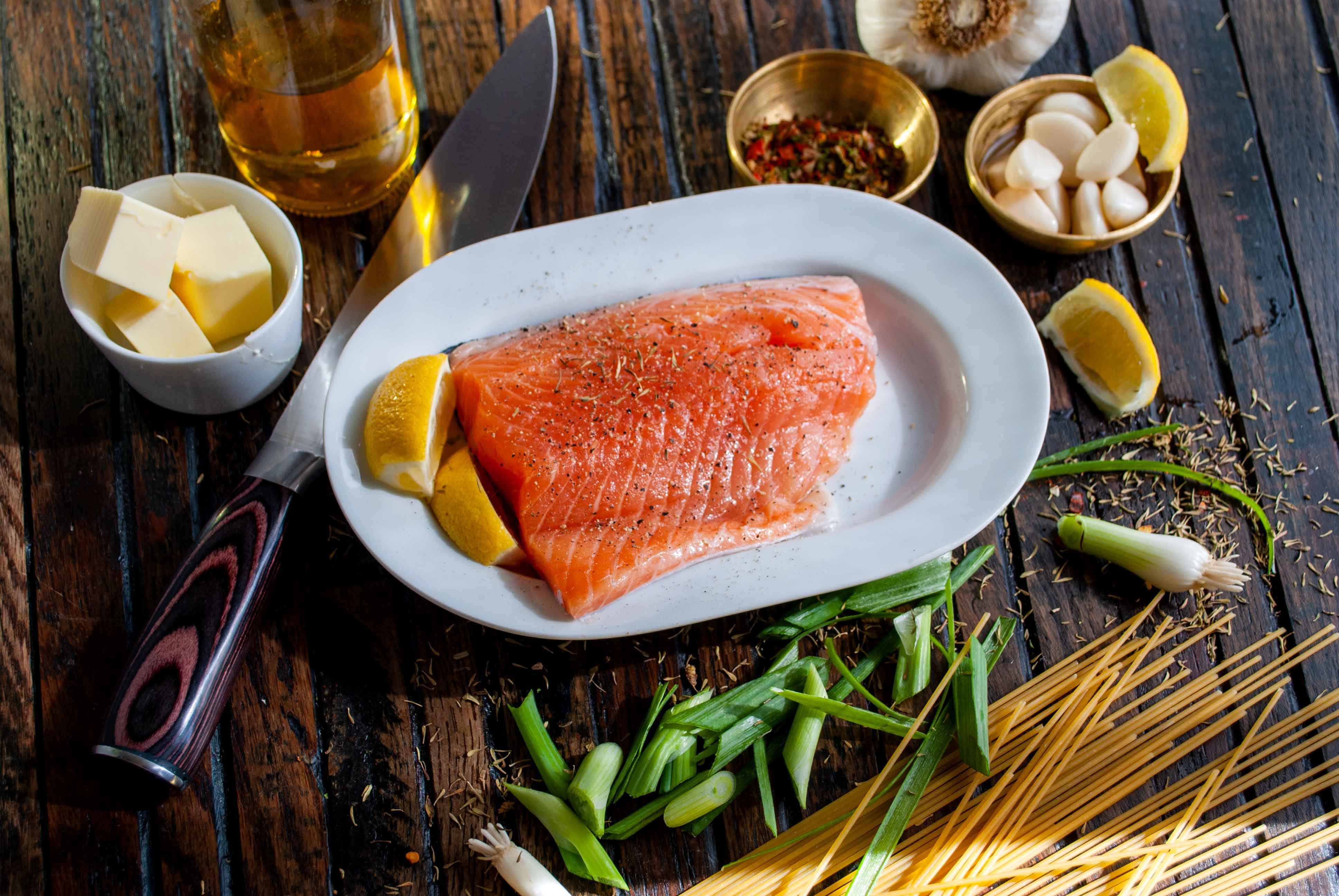 Salom bisa dikreasikan menjadi hidangan salmon mentai (Sumber gambar:  David B Townsend/Unsplash)