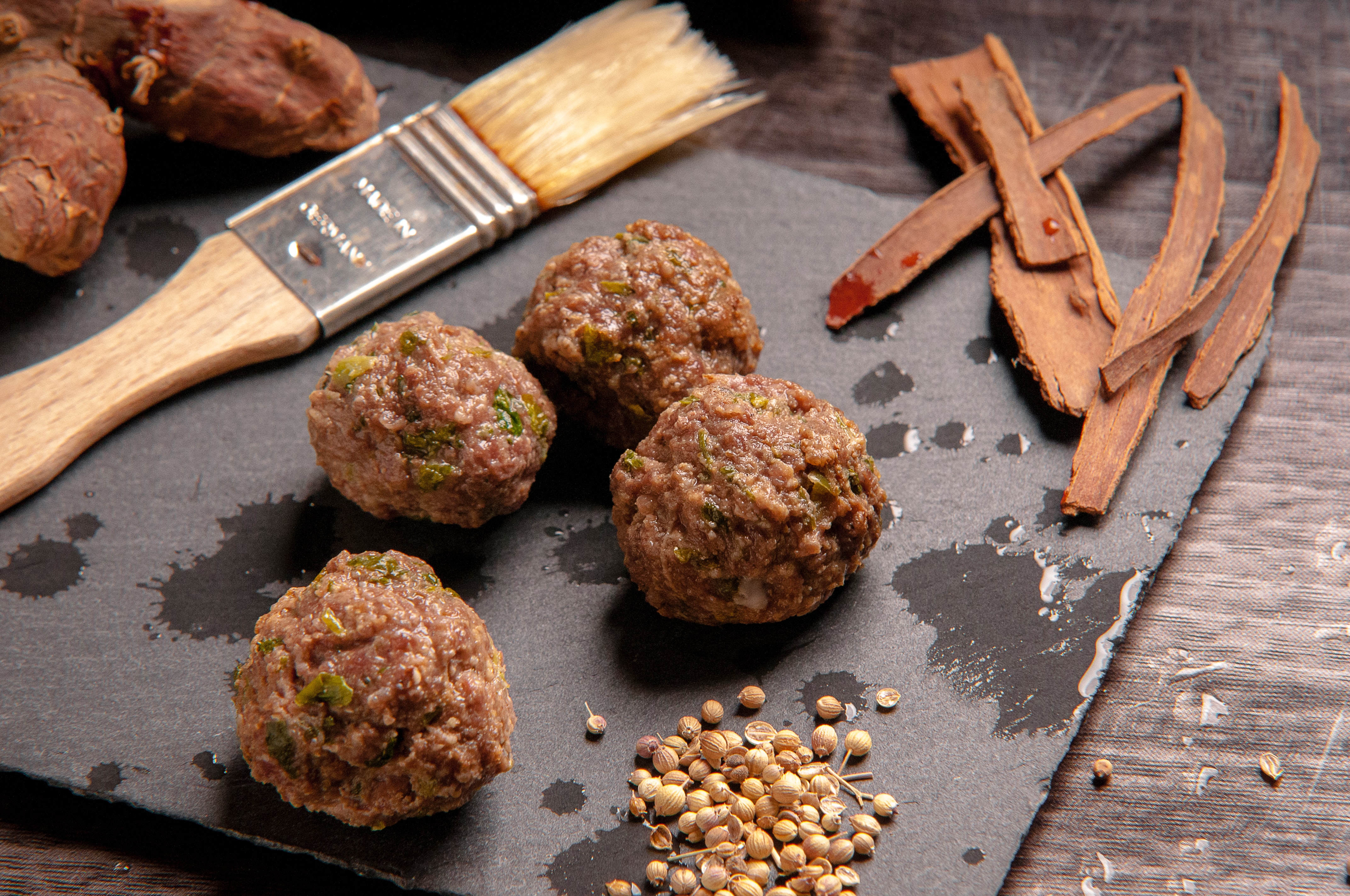Daging kurban untuk dijadikan bakso (Sumber gambar: Aliet Kitchen/ Unsplash)