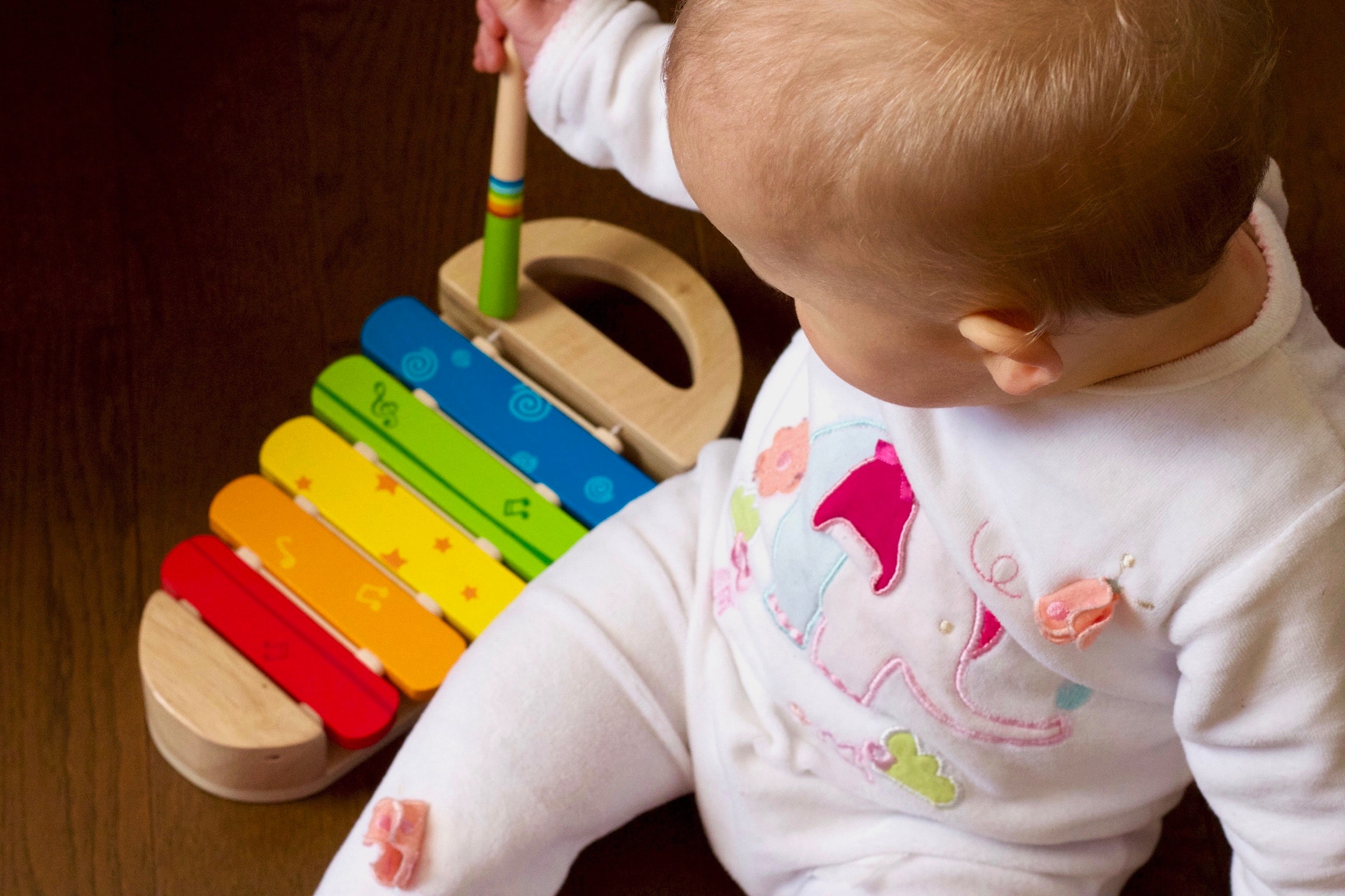 Terapi warna untuk anak (Unsplash/Jelleke Vanooteghem)