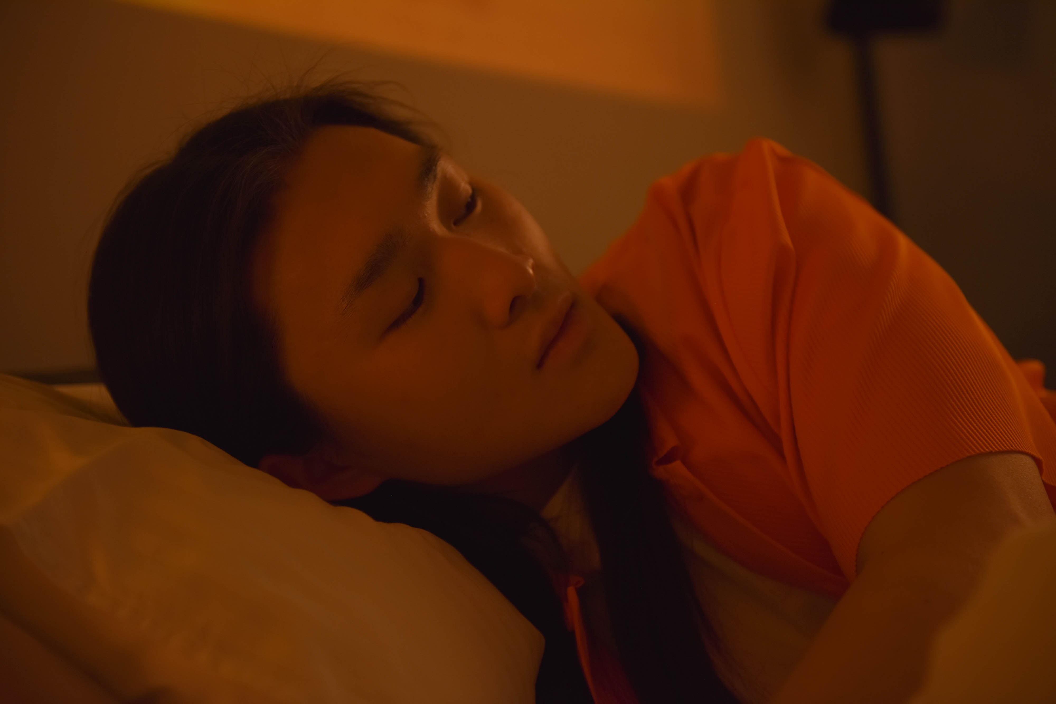 Overthinking bisa mengganggu pola tidur (Sumber gambar: cottonbro/Pexels)