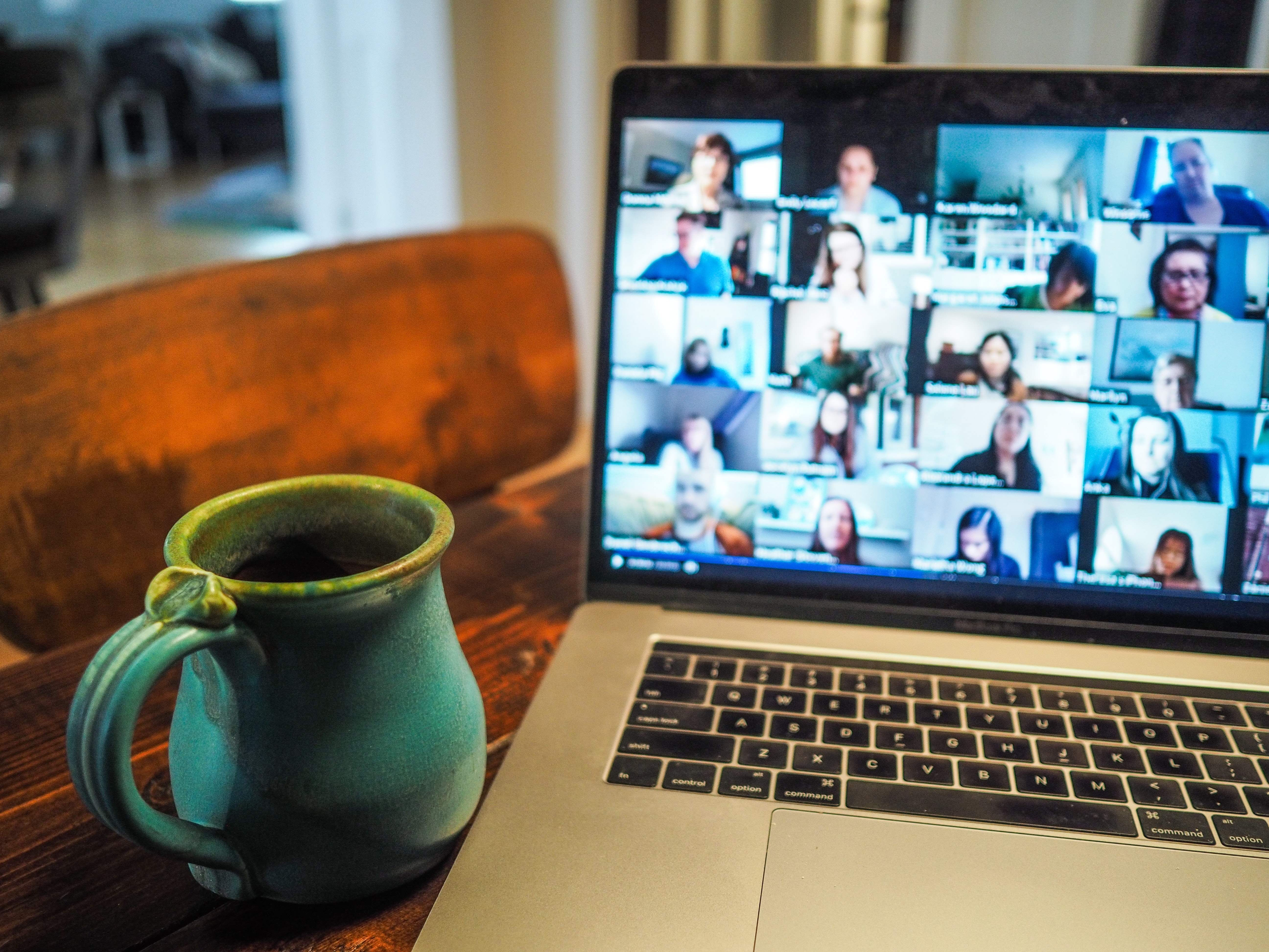 Aplikasi Zoom untuk kuliah (Sumber gambar: Chris Montgomery/Unsplash)