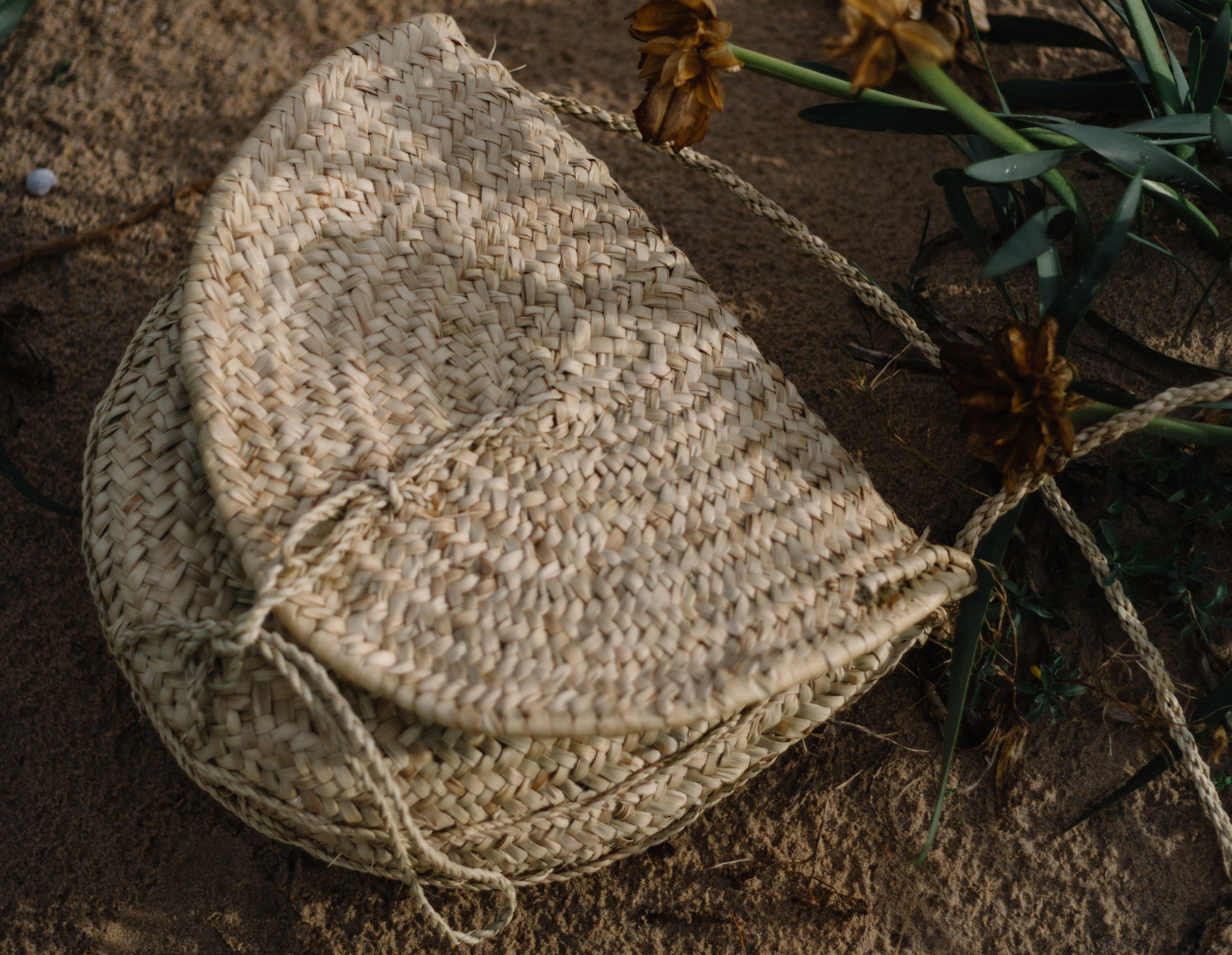 Straw bag (Sumber gambar: Daniela Constantini/Pexels)