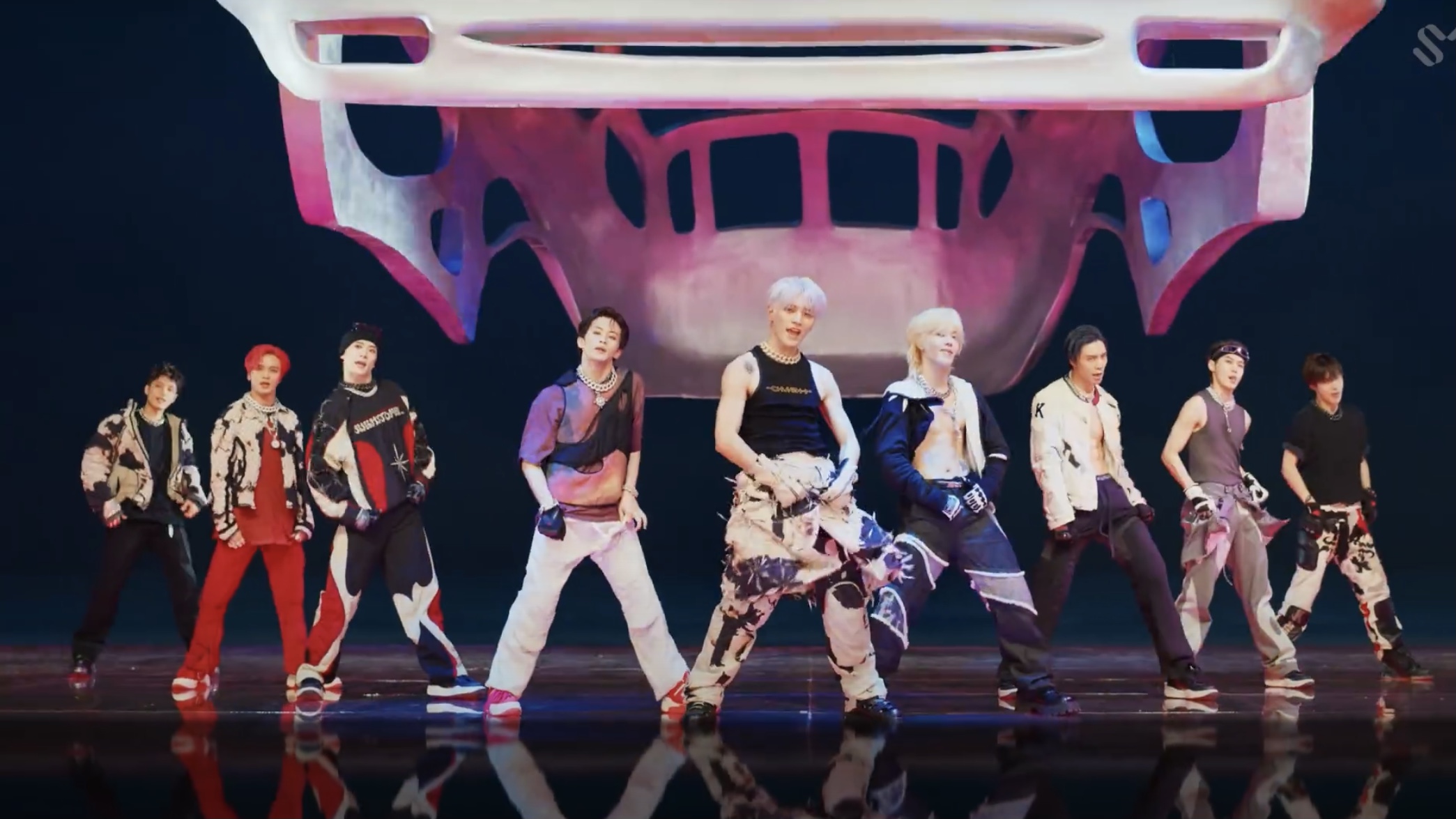 NCT 127 di MV 2 Baddies (Sumber gambar : YouTube SM TOWN)