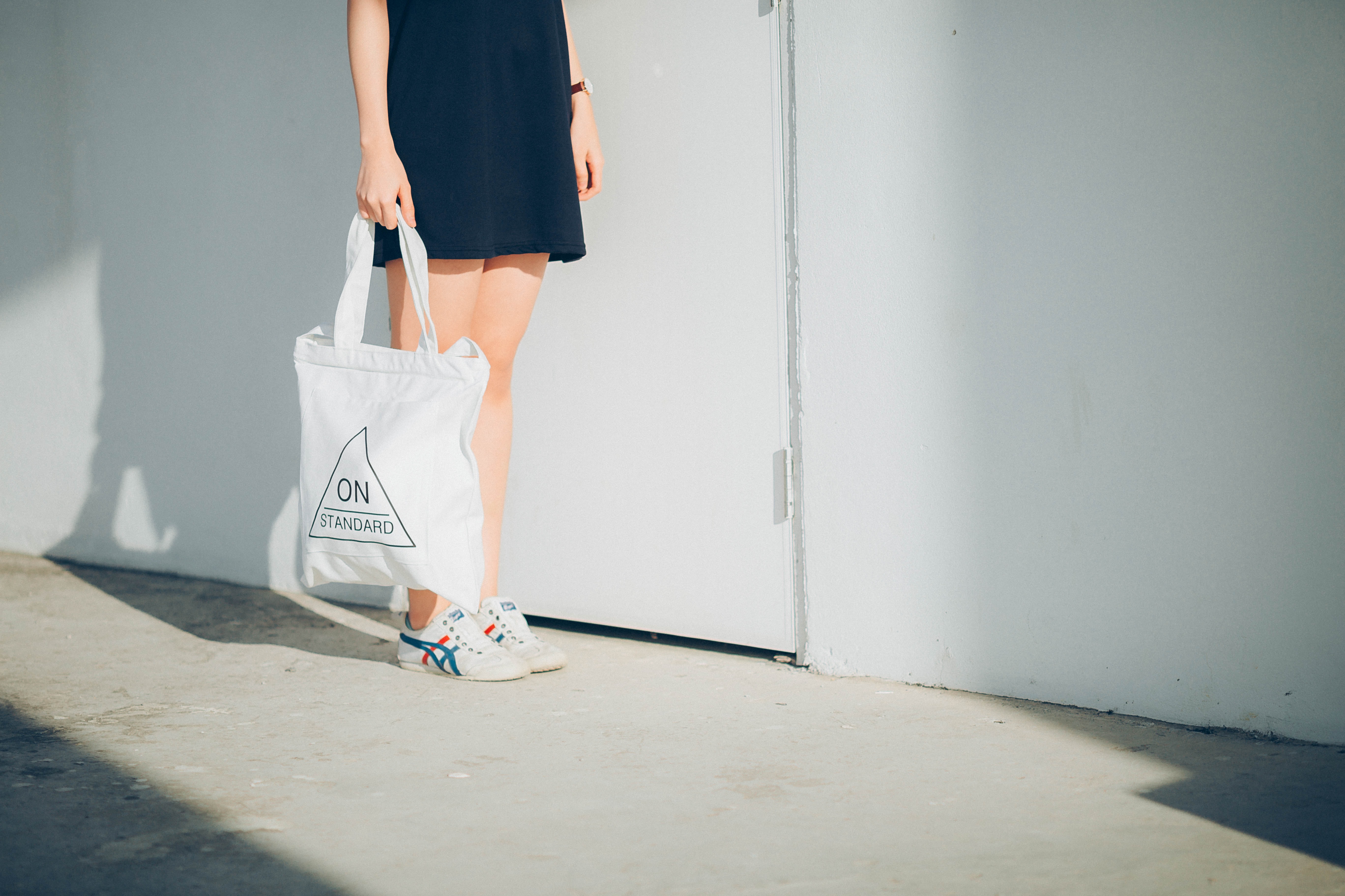 Tote bag (Sumber gambar: Soragrit Wongsa/Unsplash)