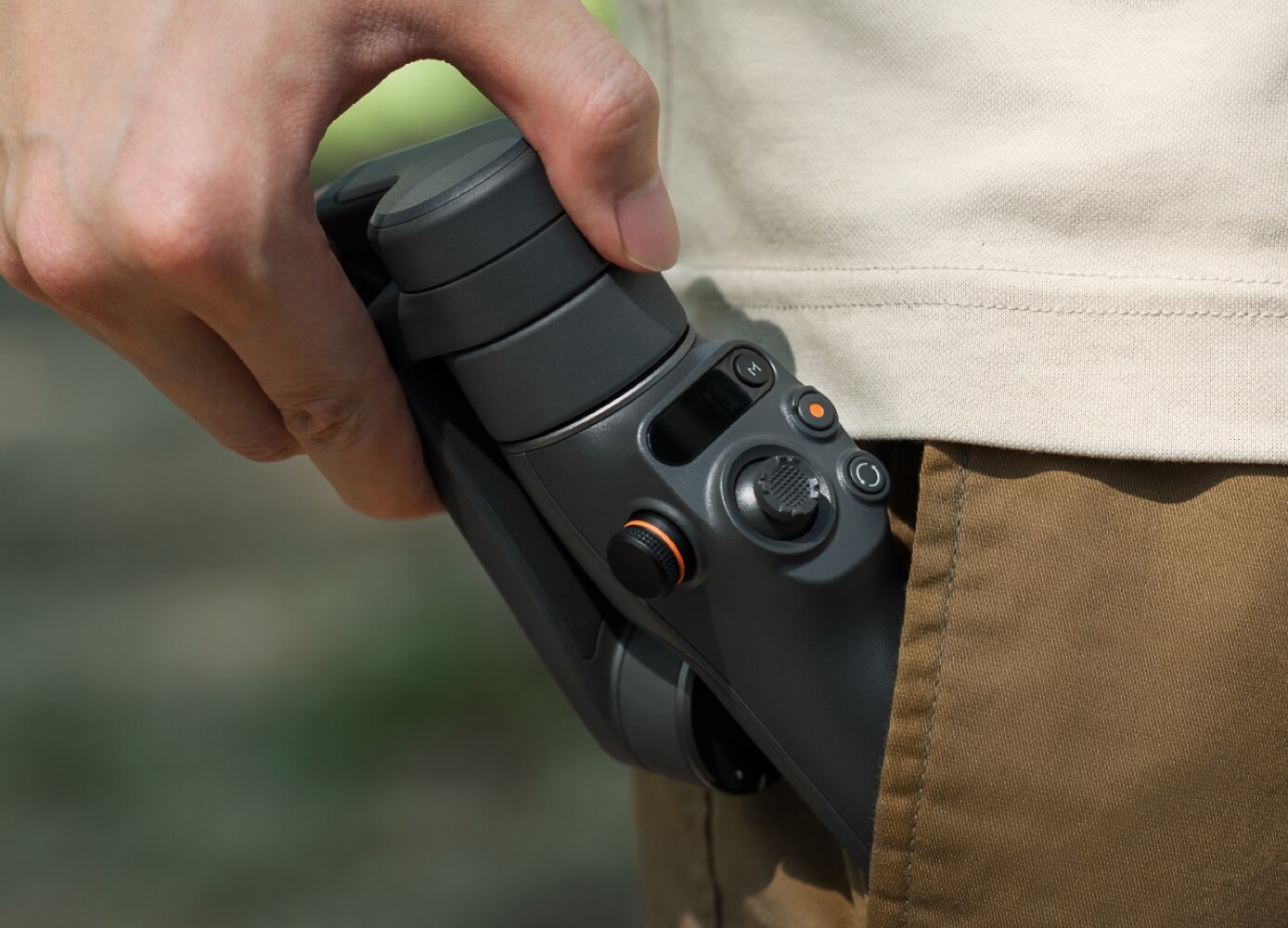 Osmo Mobile 6 dalam keadaan terlipat (Sumber gambar: DJI)
