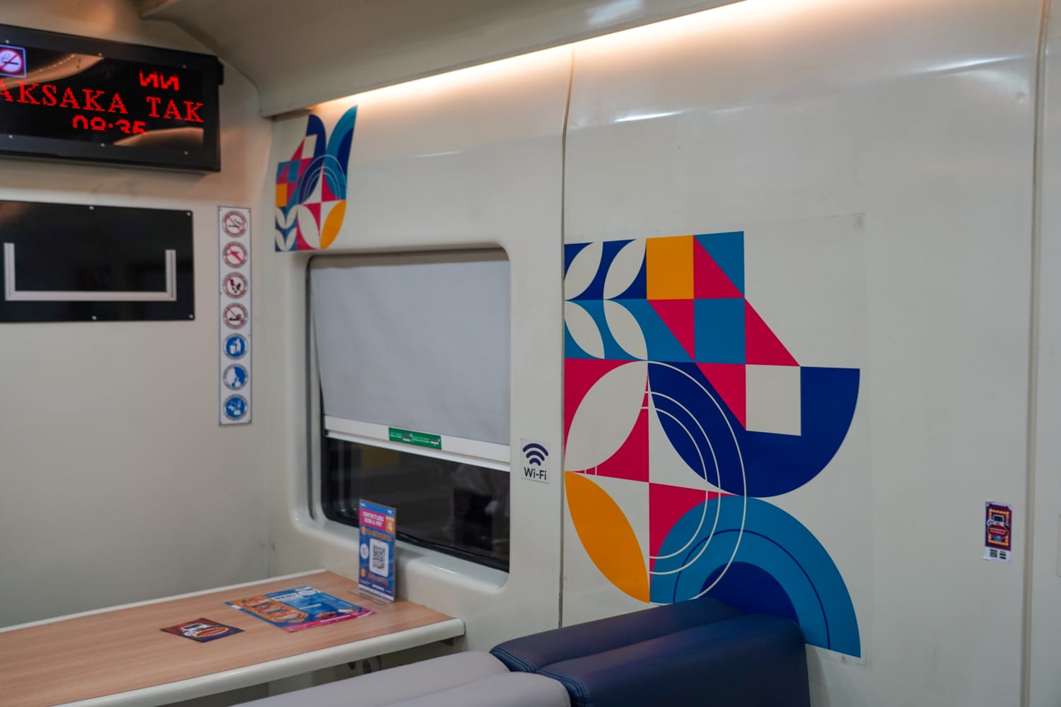 Interior Hype Trip (Sumber gambar: KAI)