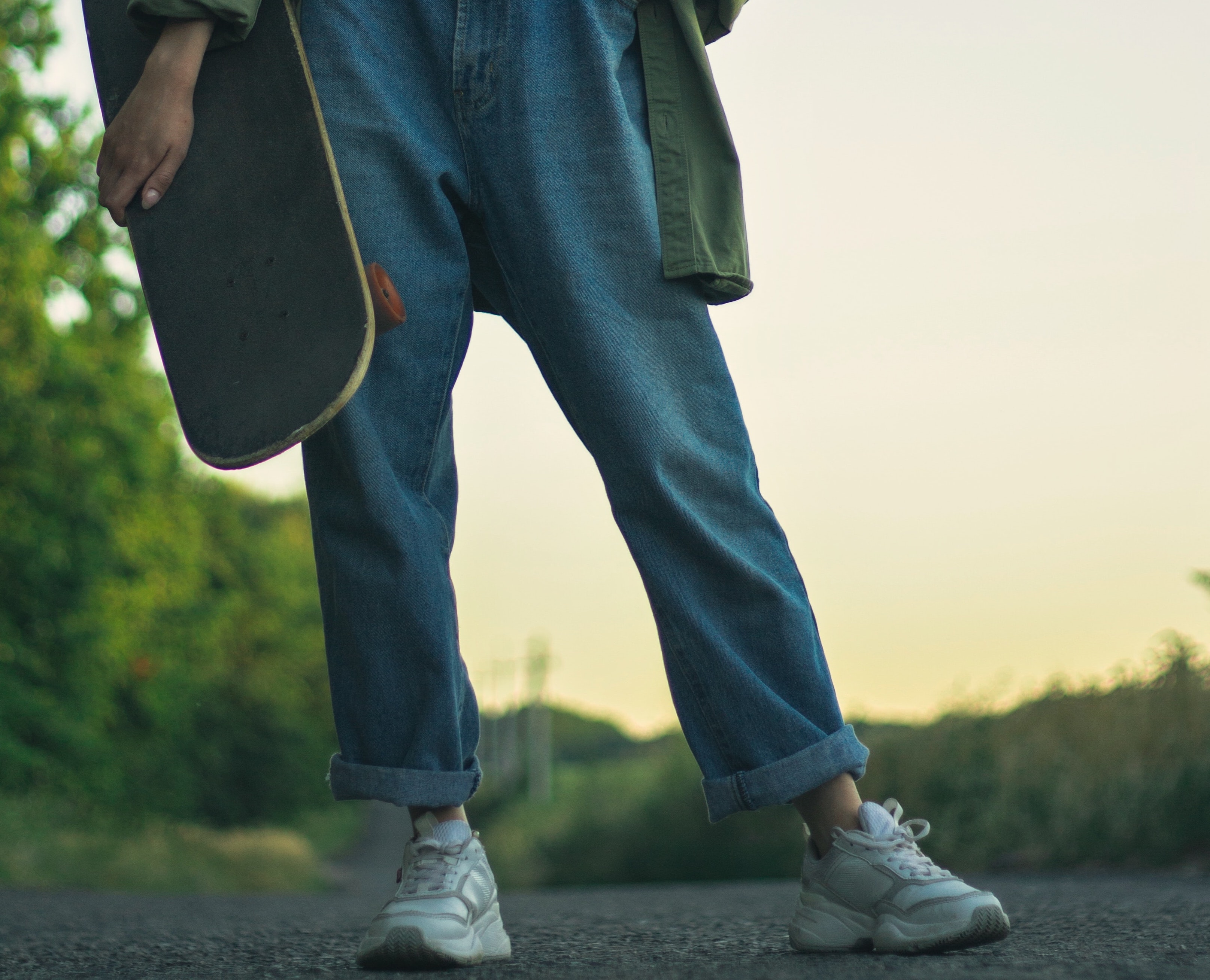 Boyfriend jeans (Sumber gambar: Dmitriy/Unsplash)