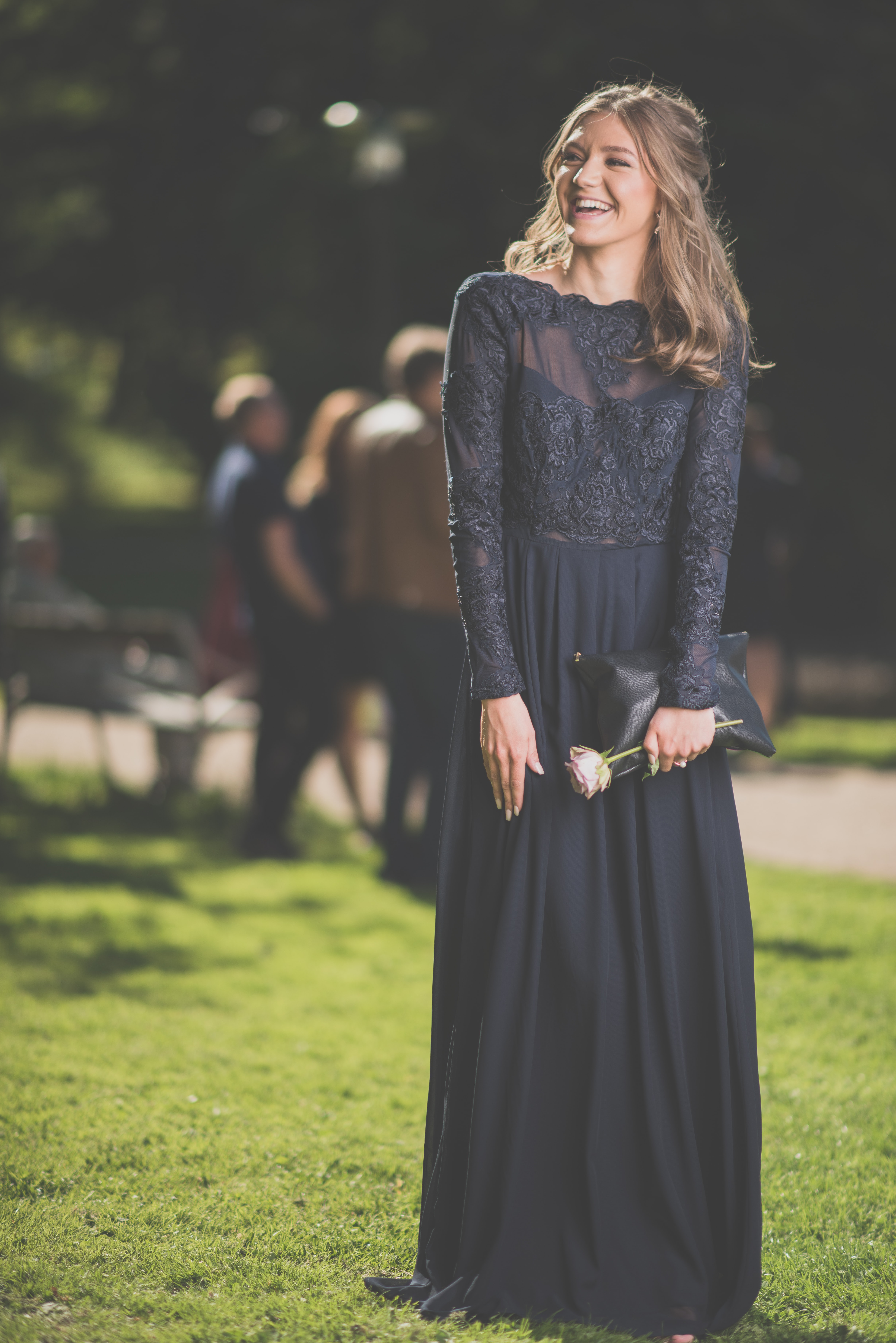 Classic B;ack Long Dress(Sumber gambar: Janko Ferlic/Unsplash)