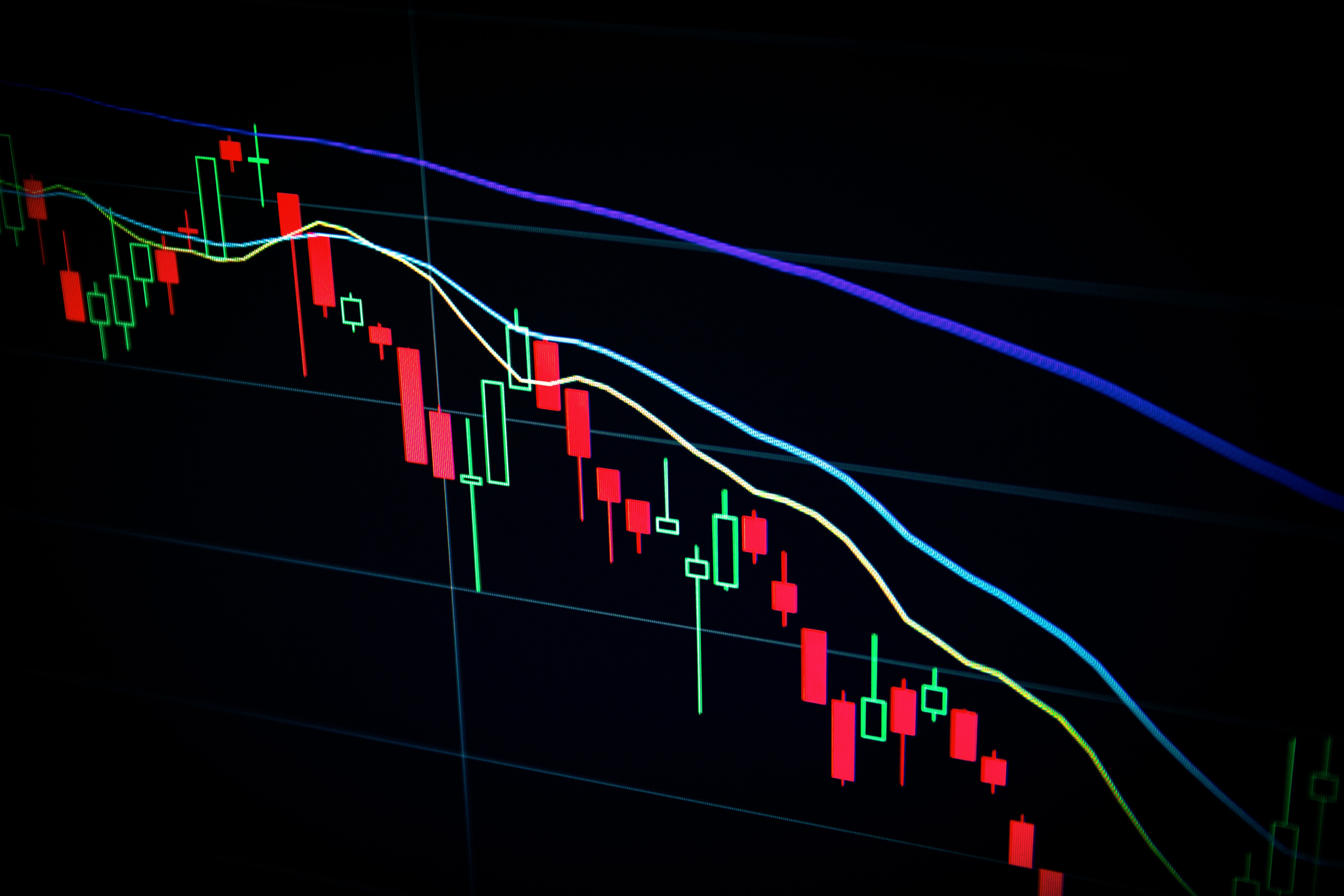 Ilustrasi investasi menurun (Sumber gambar: Maxim Hopman/Unsplash)