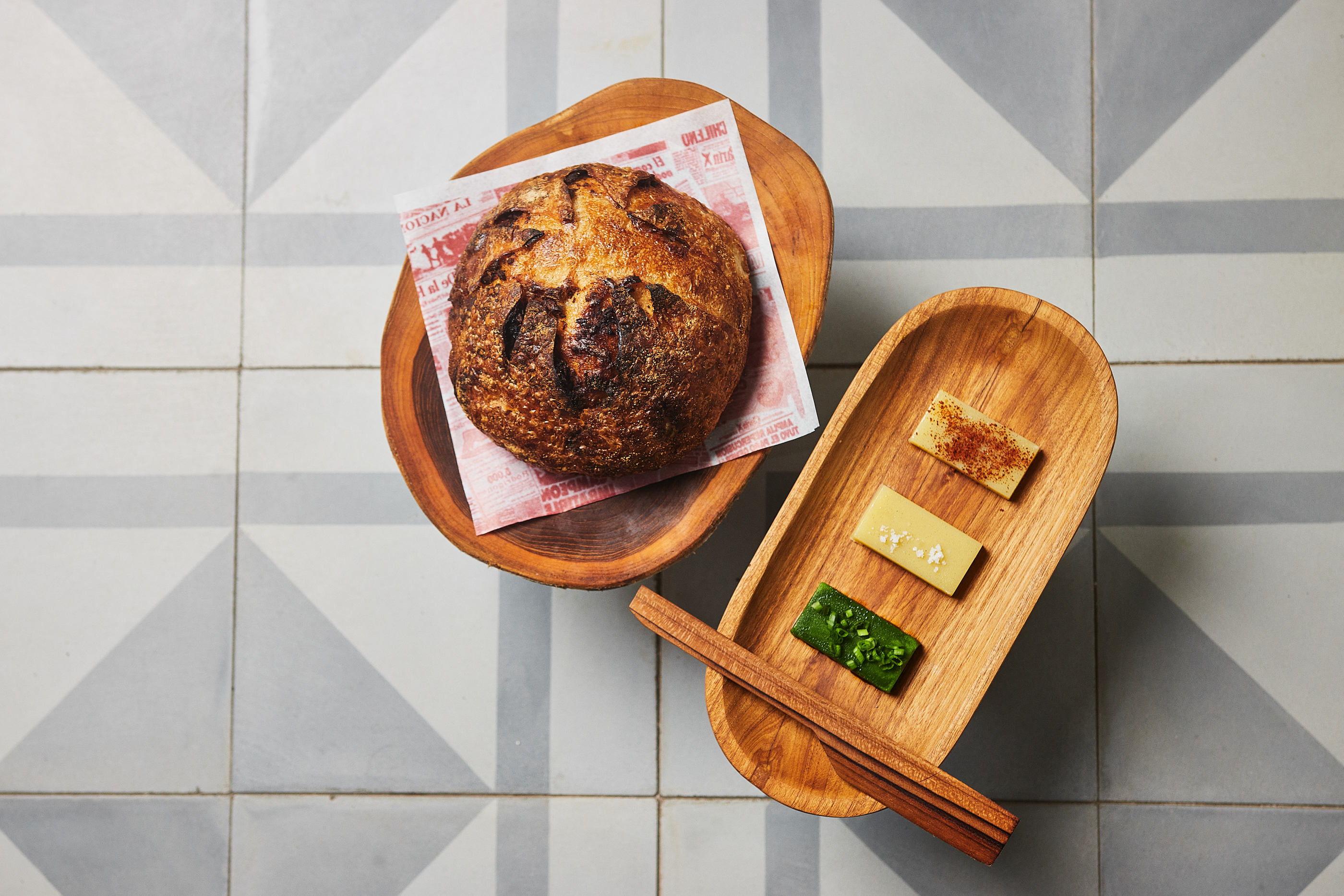 Daily Sourdough with Smoked Beef Fat Butter. (Sumber gambar: Raffles Jakarta)
