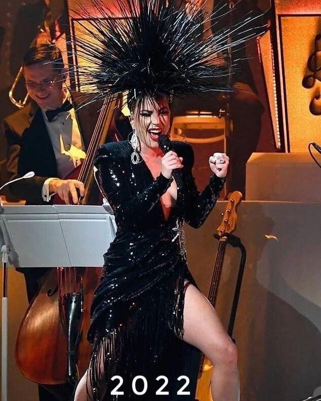 Headpieces karya Rinaldy A Yunardi yang digunakan Lady Gaga (Sumber gambar: Instagram.com/rinaldyyuniardiofficial)