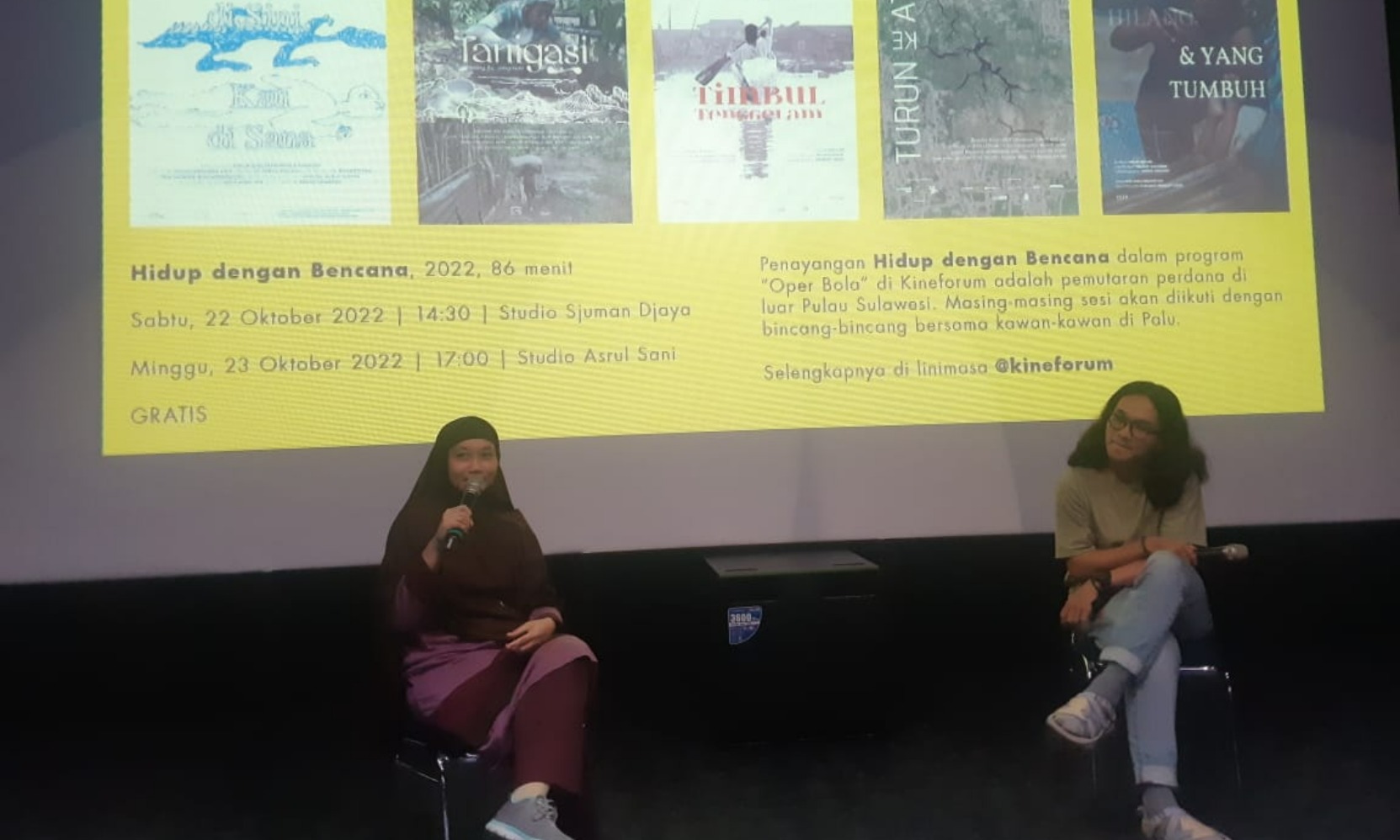 Mila Kamil saat  berdiskusi usiai pemutaran film Sejauh Ku Melangkah (sumber gambar Hypeabis.id/Prasetyo Agung Ginanjar)