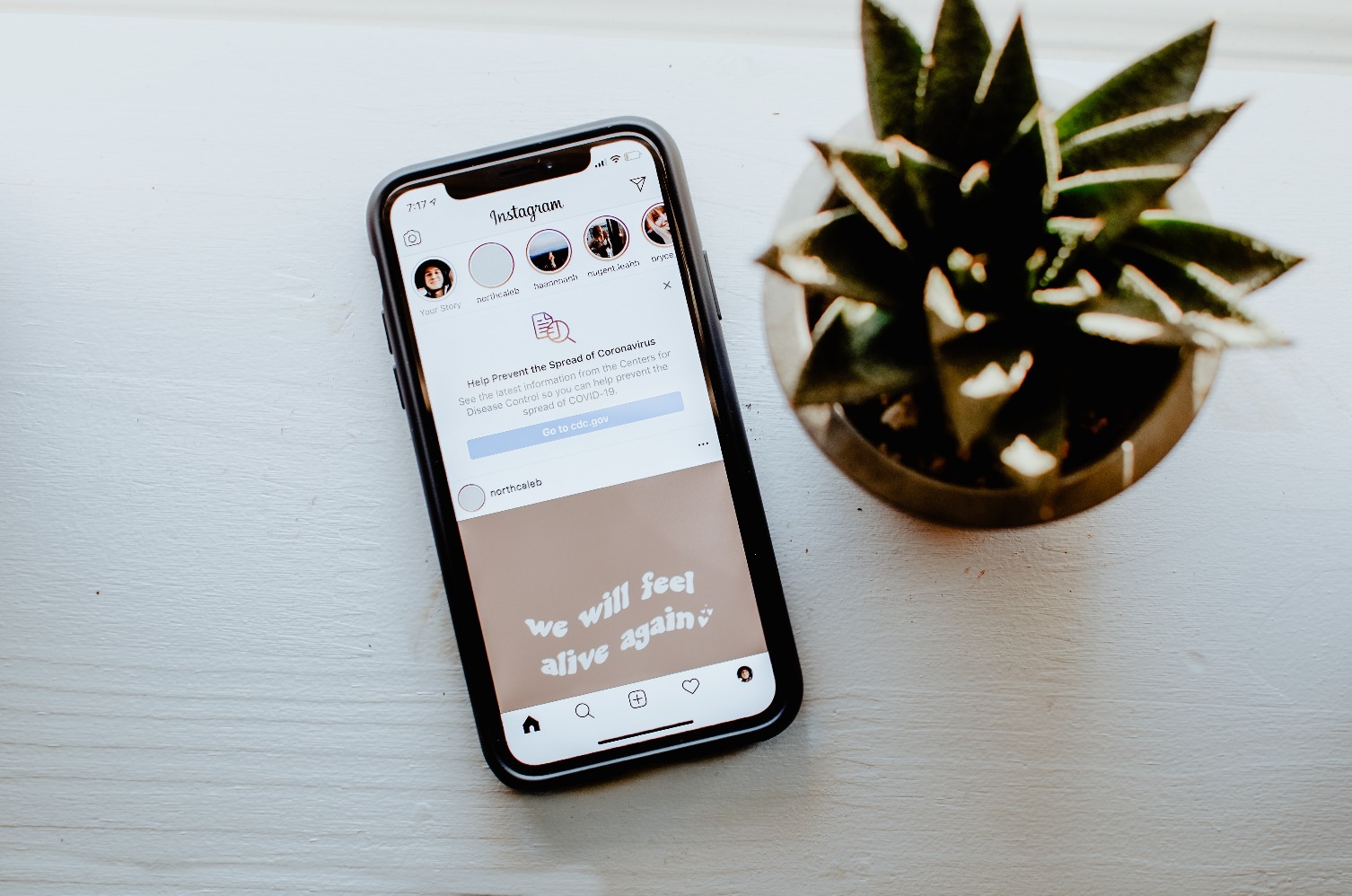 Ilustrasi schedule postingan Instagram (Sumber gambar: Alex Bracken/Unsplash)