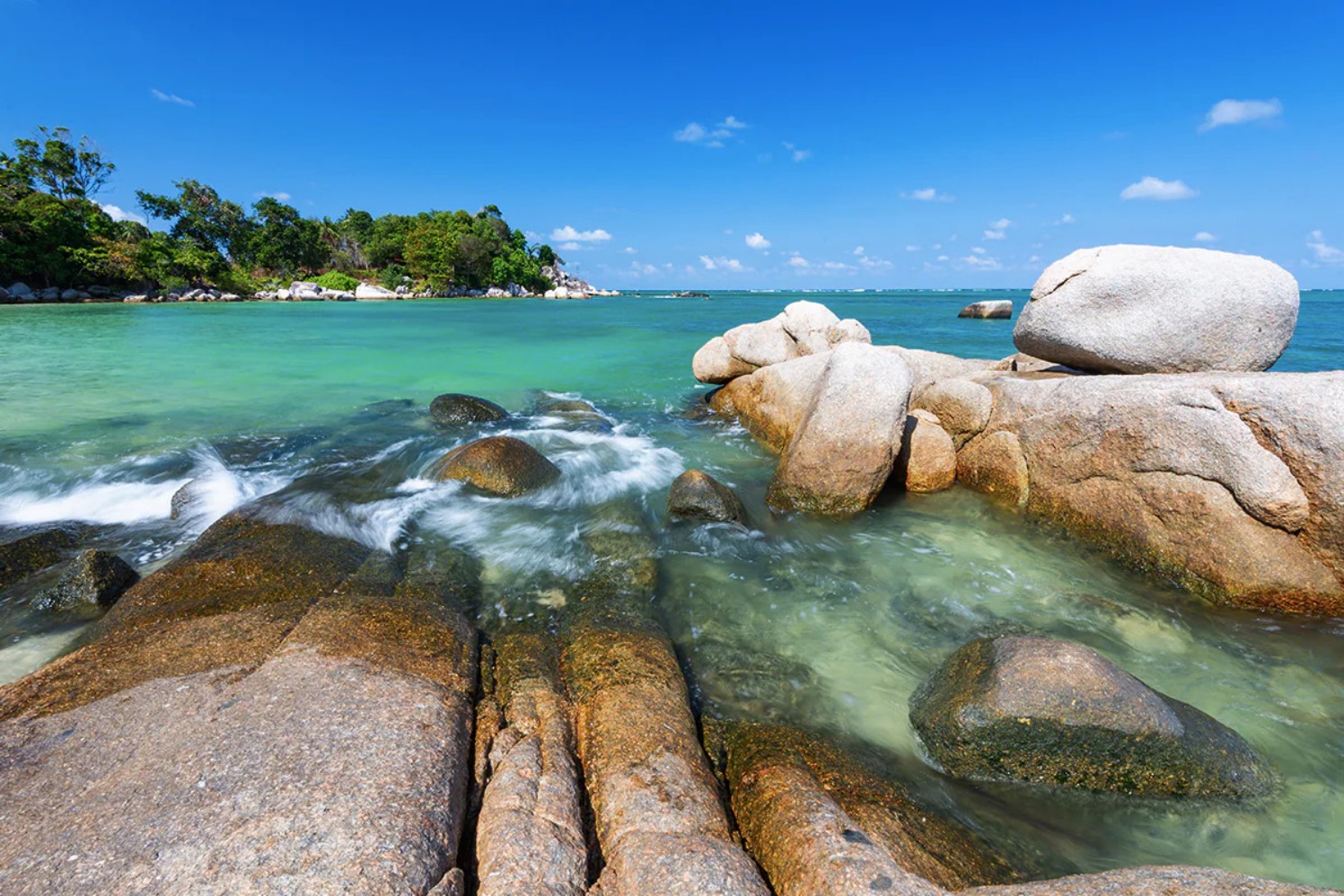 Pantai di Bintan (Sumber gambar: Indonesia Travel)