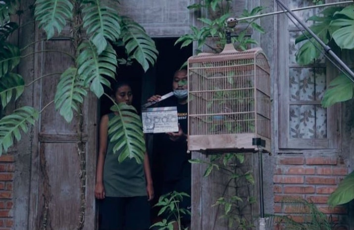 Cuplikan film The Scent of Rat Carcasses (Sumber gambar: imdb)