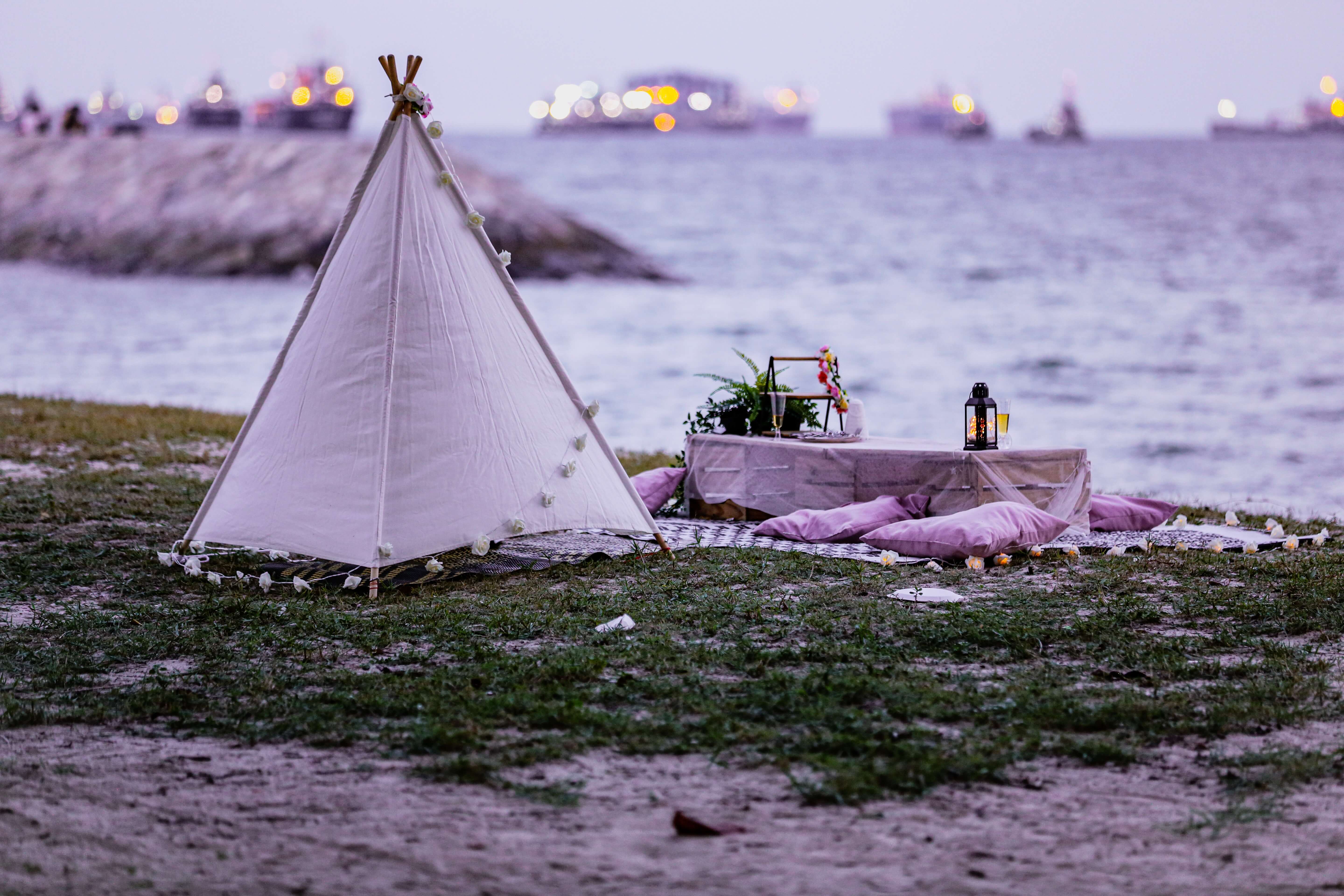 Piknik di East Coast Park Singapura (Sumber gambar: unsplash/Paras Kapoor)