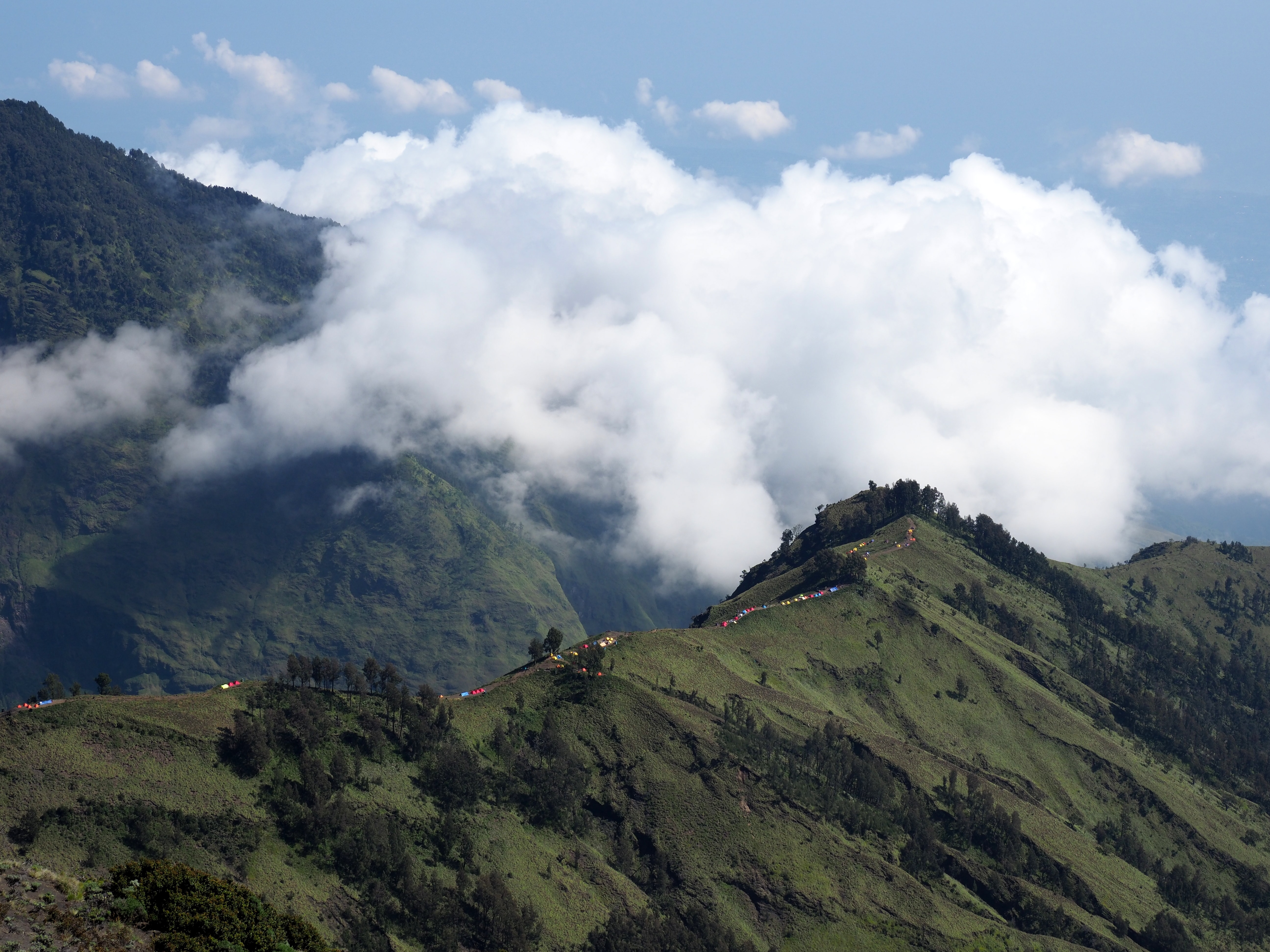 Ilustrasi Gunug Rinjani (sumber gambar Unsplash/Eugene Chow)